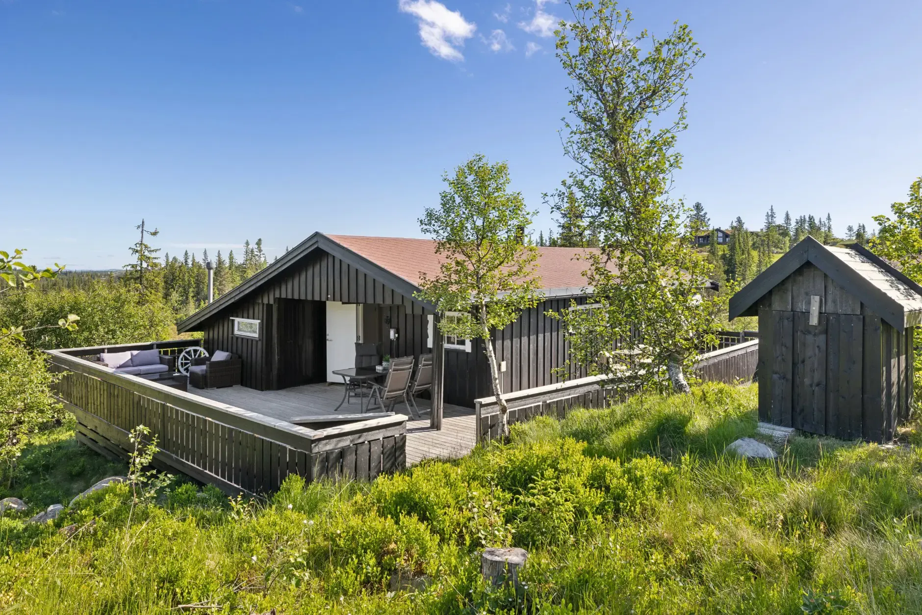 1970s Country House in Veggli with Terrace and Wood Heating - Image 4