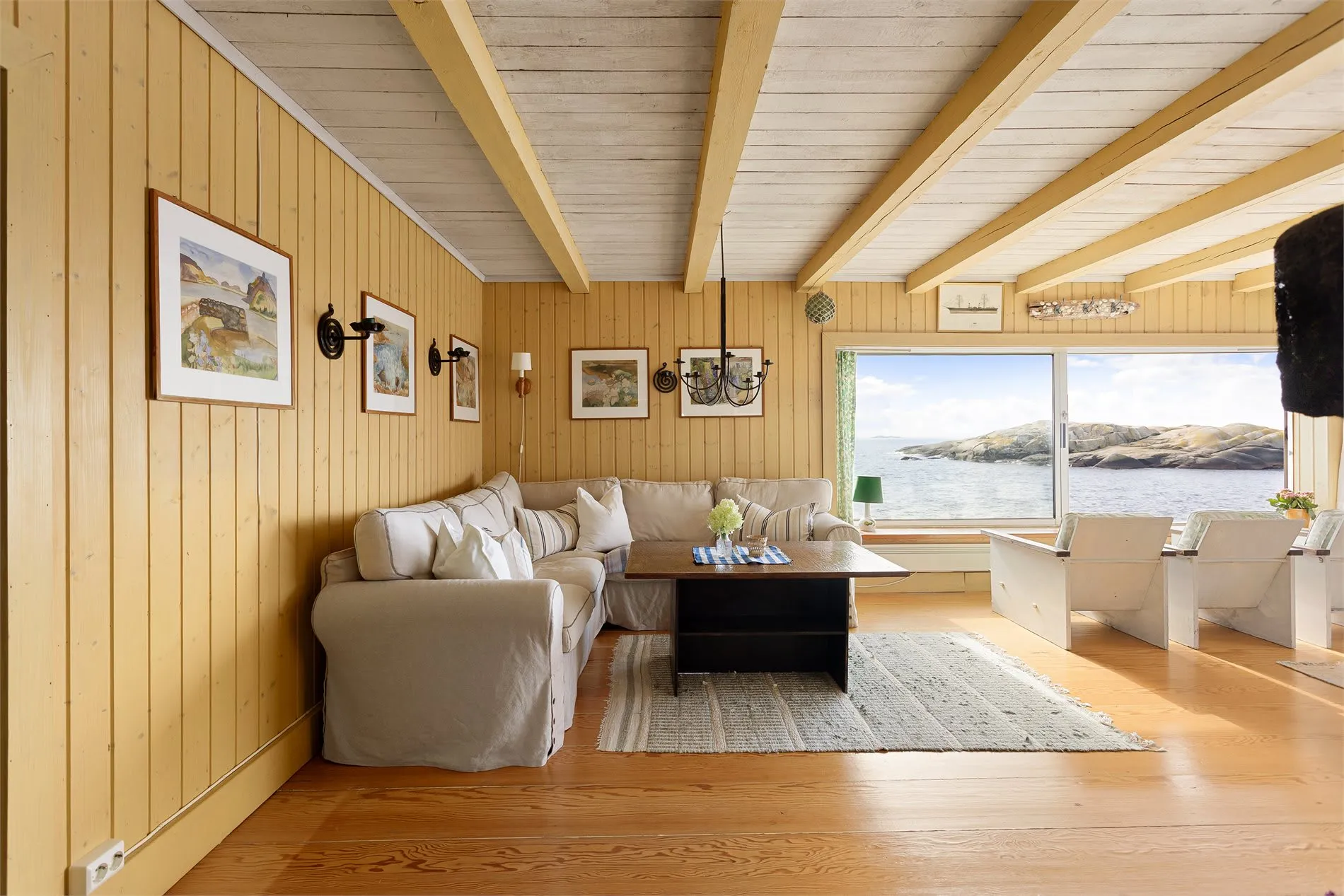 1930s Coastal Cabin with Garden in Eftanglandet, Norway - View image 6 of 44