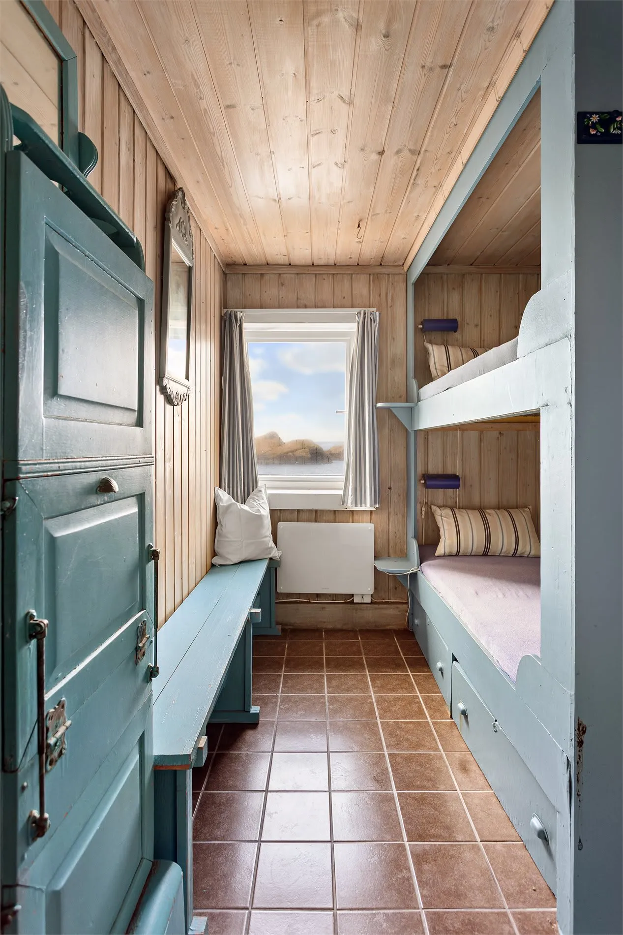 1930s Coastal Cabin with Garden in Eftanglandet, Norway - View image 23 of 44