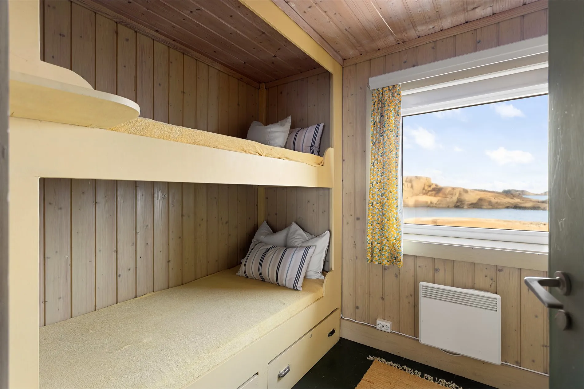 1930s Coastal Cabin with Garden in Eftanglandet, Norway - View image 29 of 44