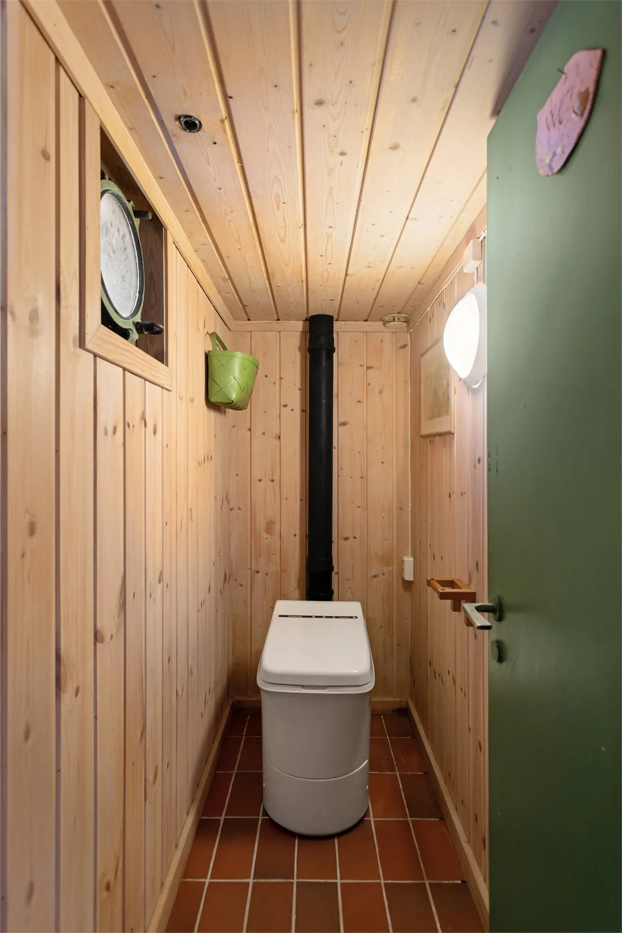 1930s Coastal Cabin with Garden in Eftanglandet, Norway - View image 31 of 44