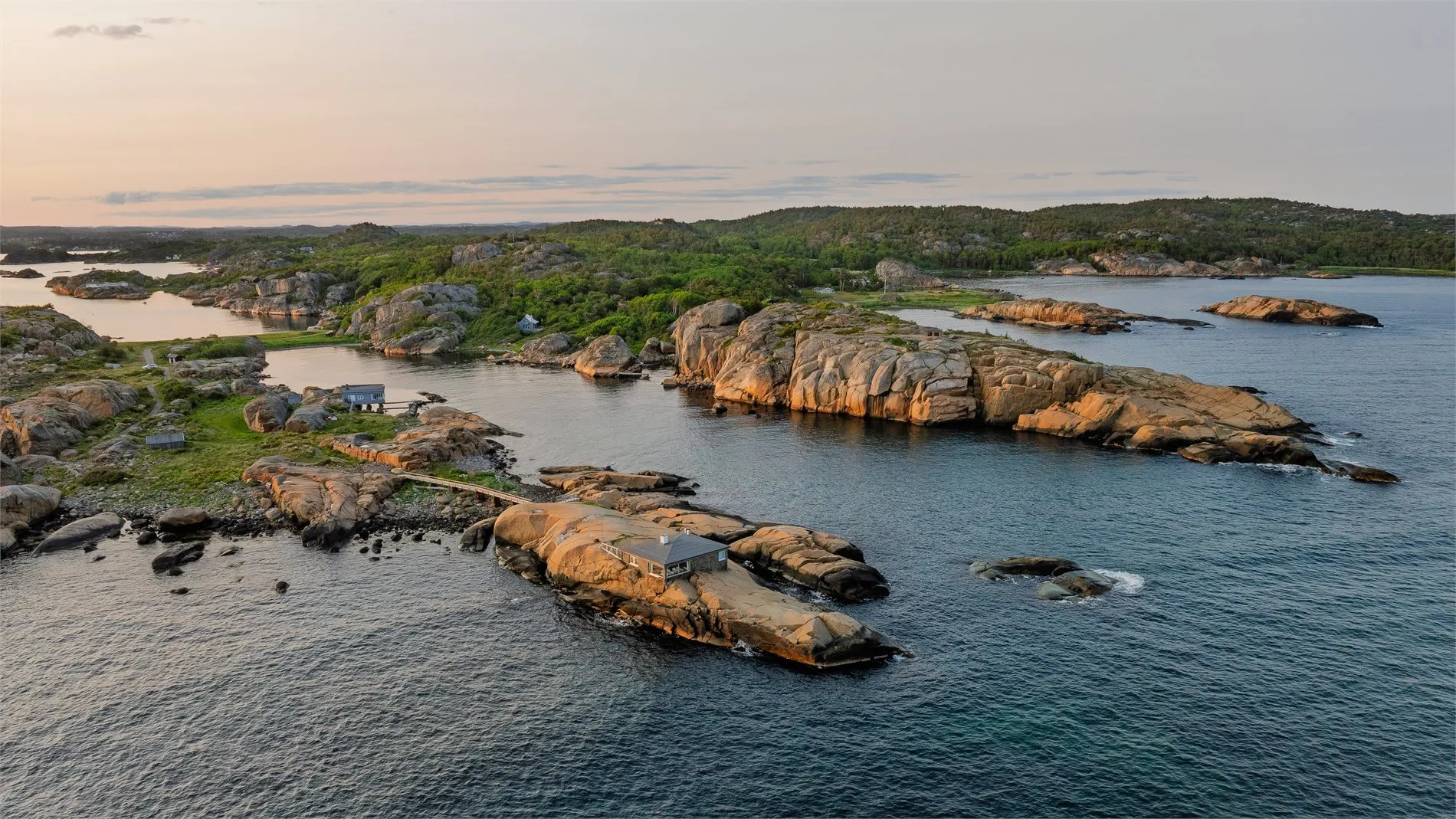 1930s Coastal Cabin with Garden in Eftanglandet, Norway - View image 35 of 44