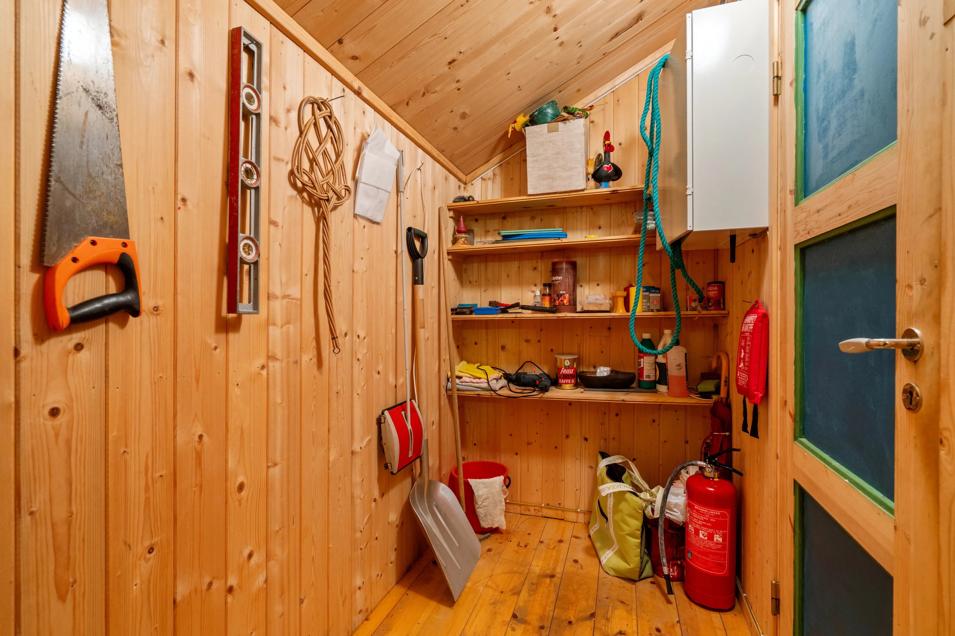 1980s Cabin Near Haukeli Ski Centre with Wood Heating and Parking - View image 23 of 39