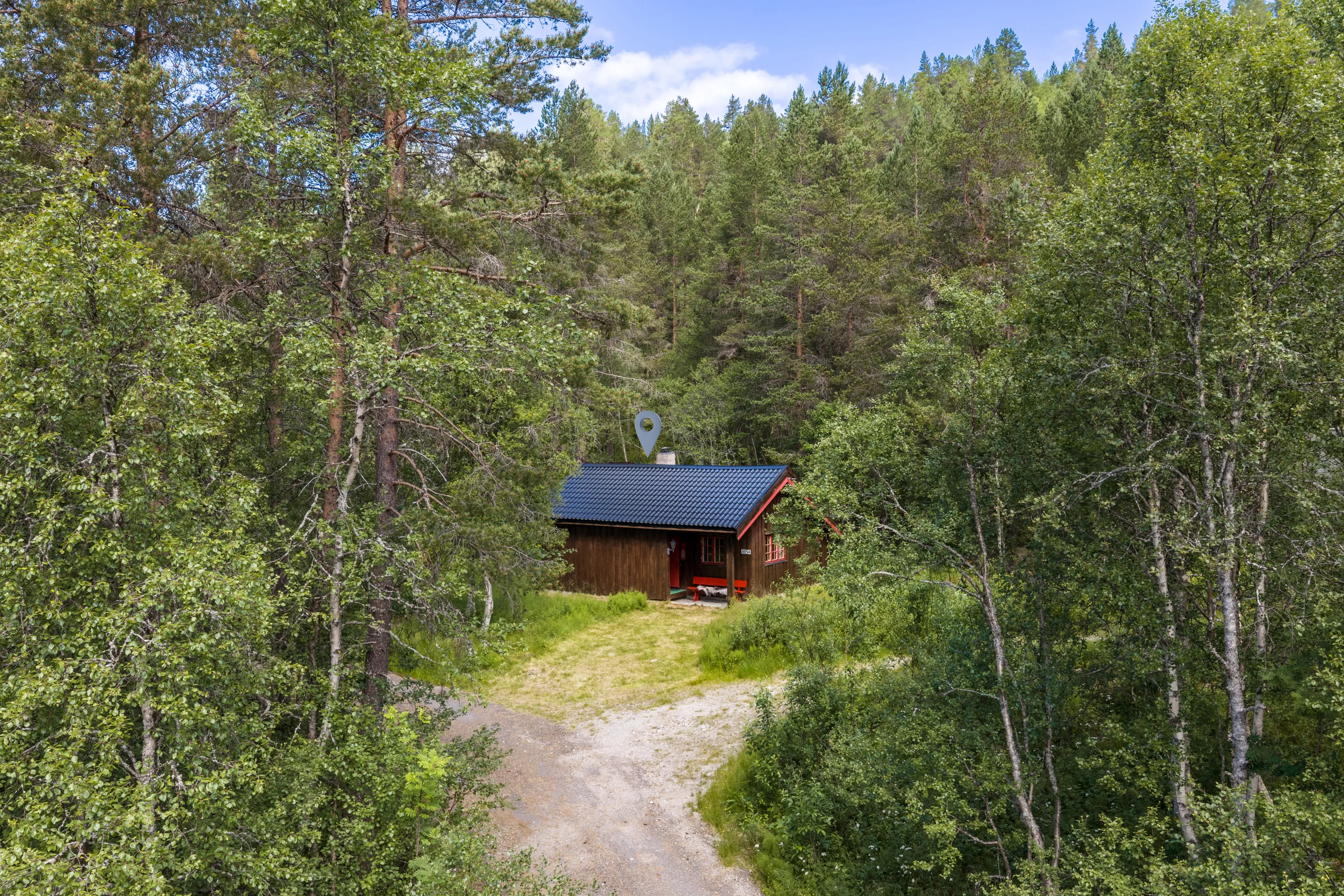 1980s Cabin Near Haukeli Ski Centre with Wood Heating and Parking - View image 27 of 39