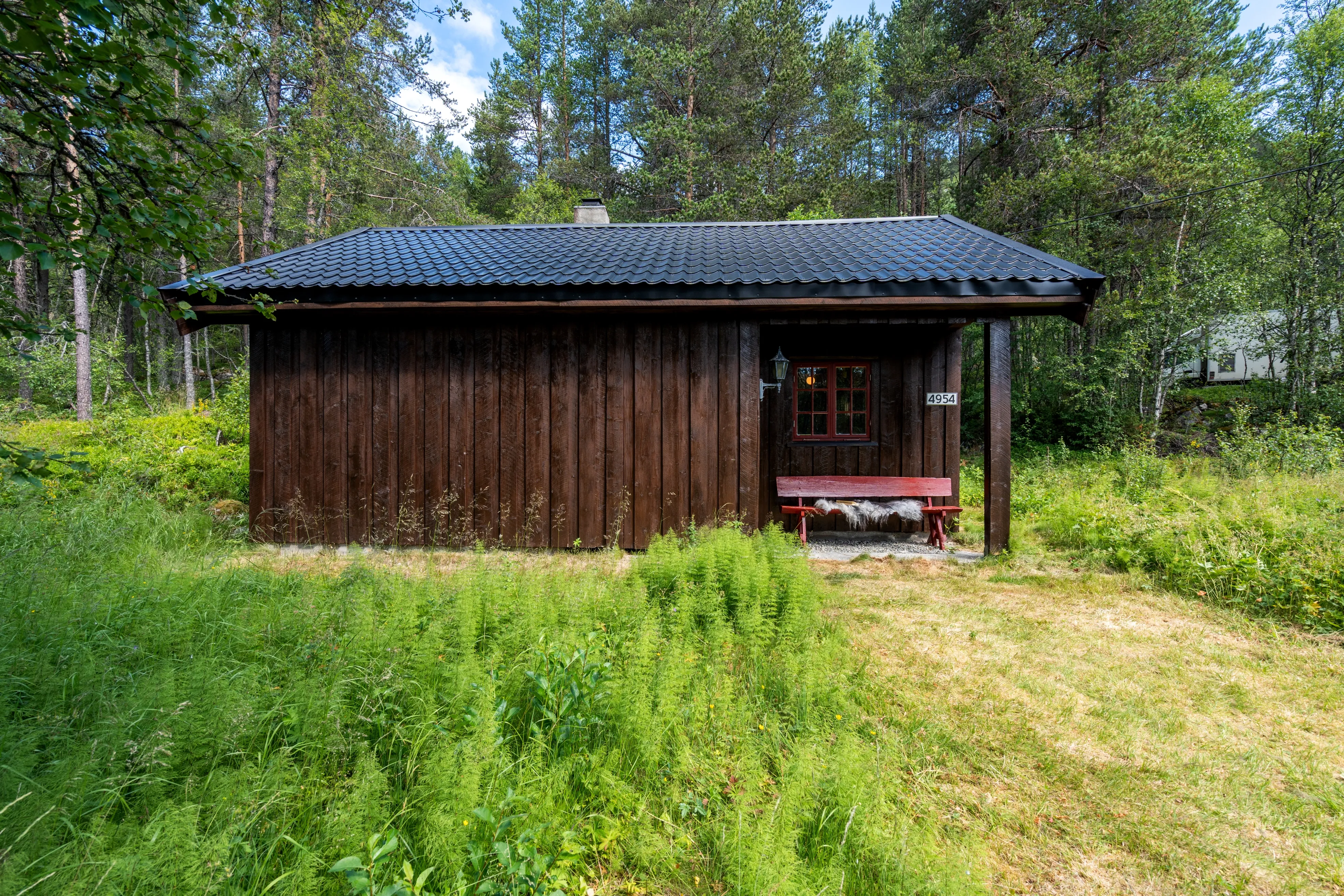 1980s Cabin Near Haukeli Ski Centre with Wood Heating and Parking - View image 28 of 39