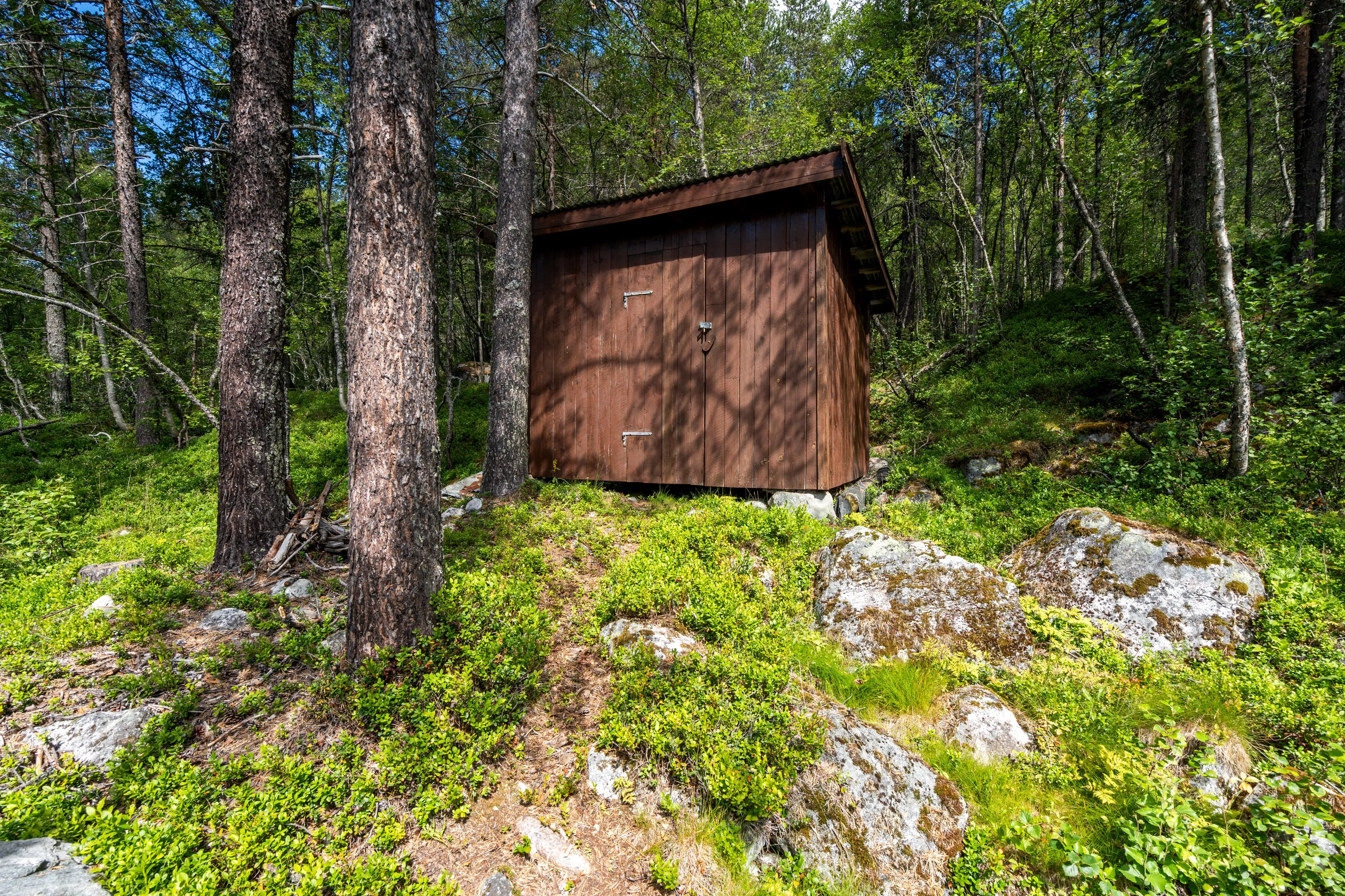 1980s Cabin Near Haukeli Ski Centre with Wood Heating and Parking - View image 29 of 39