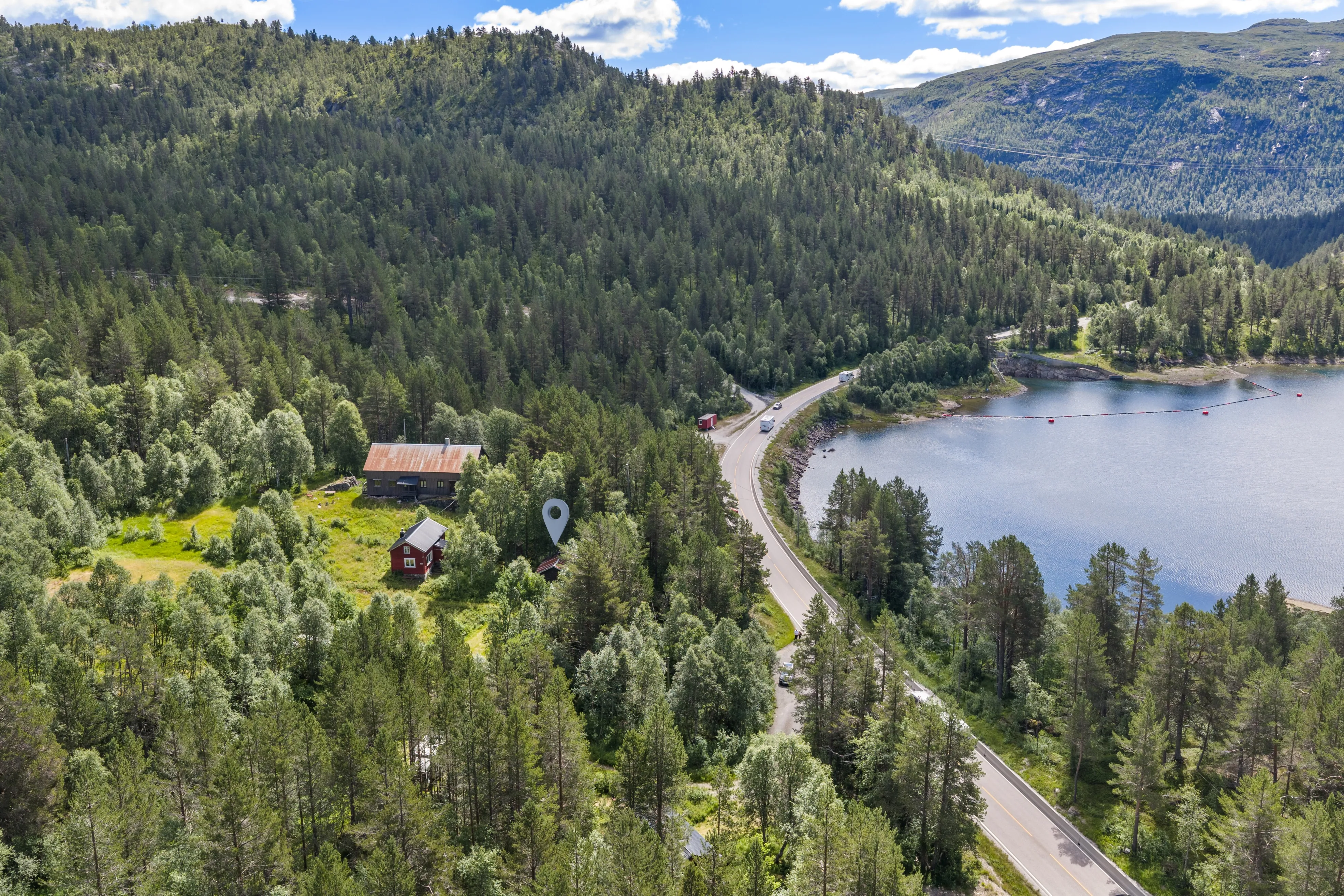 1980s Cabin Near Haukeli Ski Centre with Wood Heating and Parking - View image 35 of 39