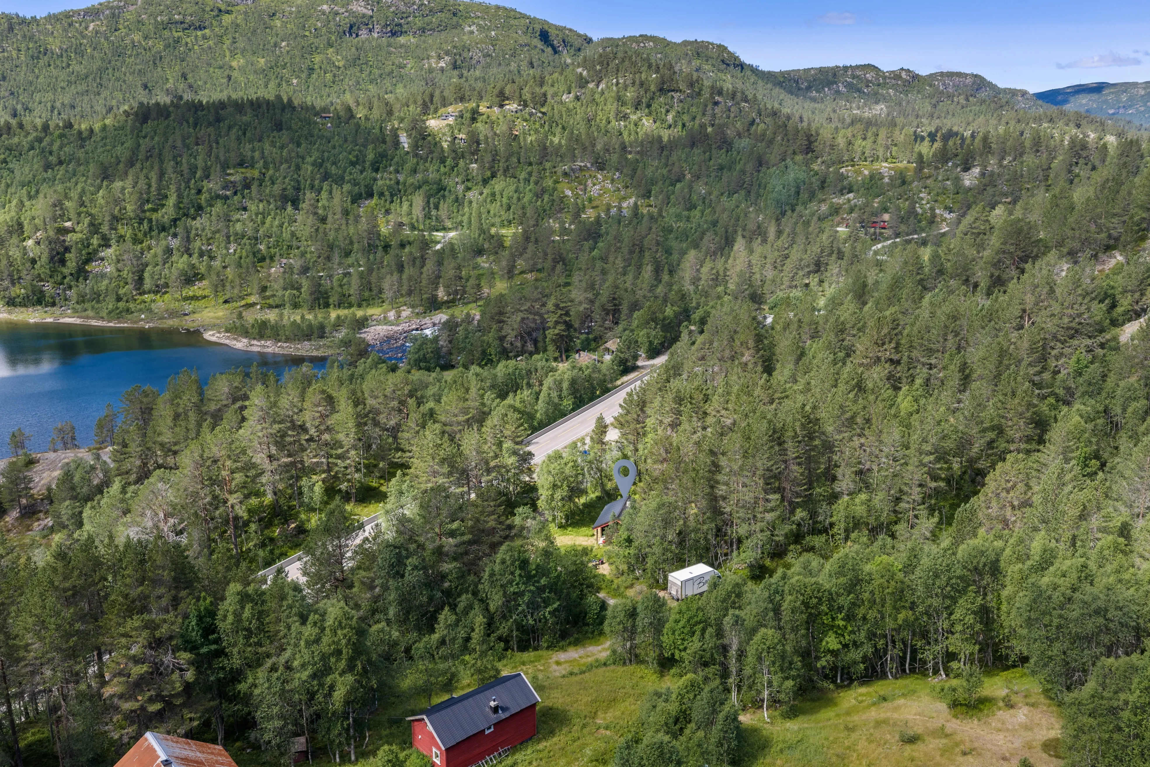 1980s Cabin Near Haukeli Ski Centre with Wood Heating and Parking - View image 37 of 39