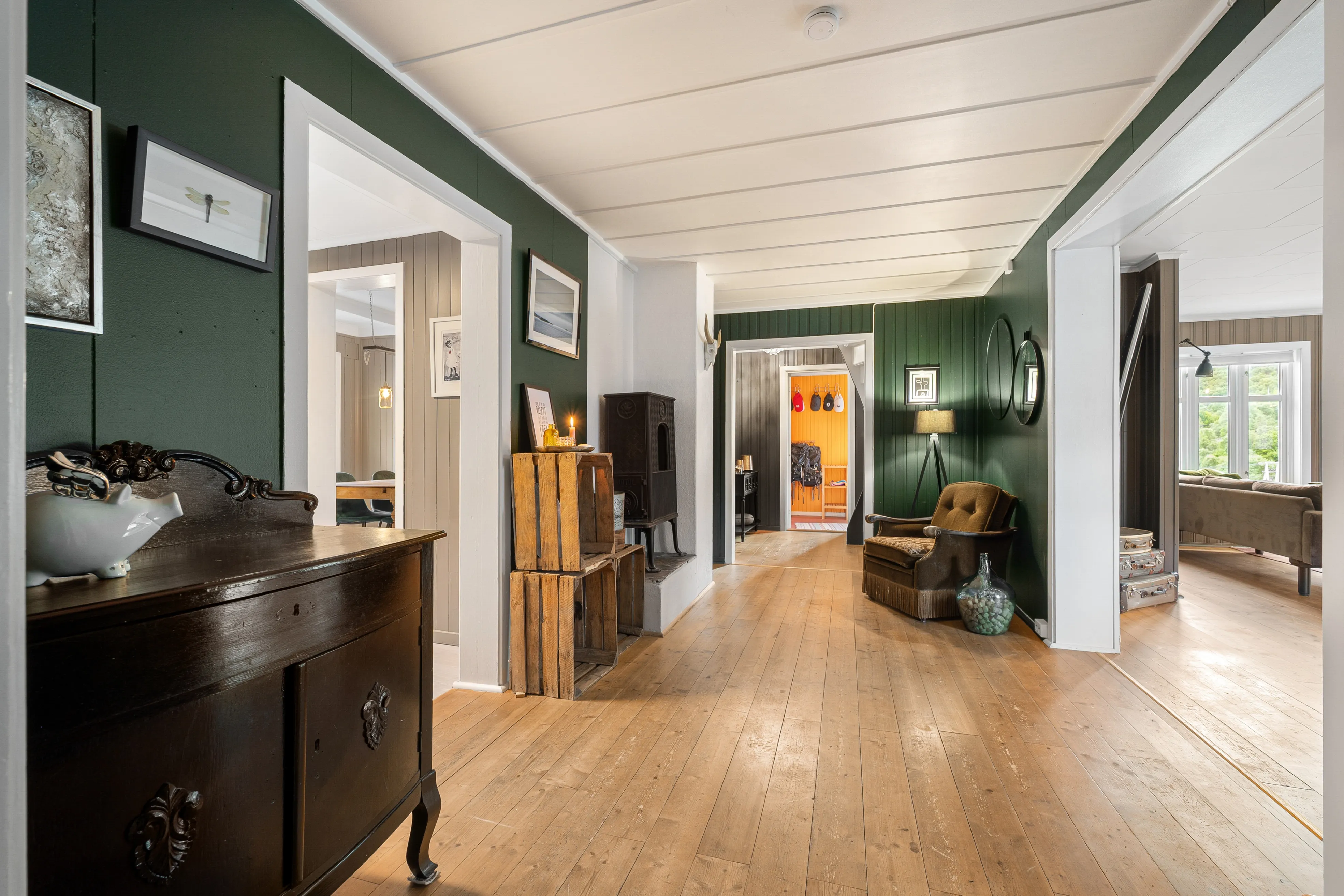 1920s Norwegian Home with Lake Views and Expansive Garden in Harstad - View image 19 of 48
