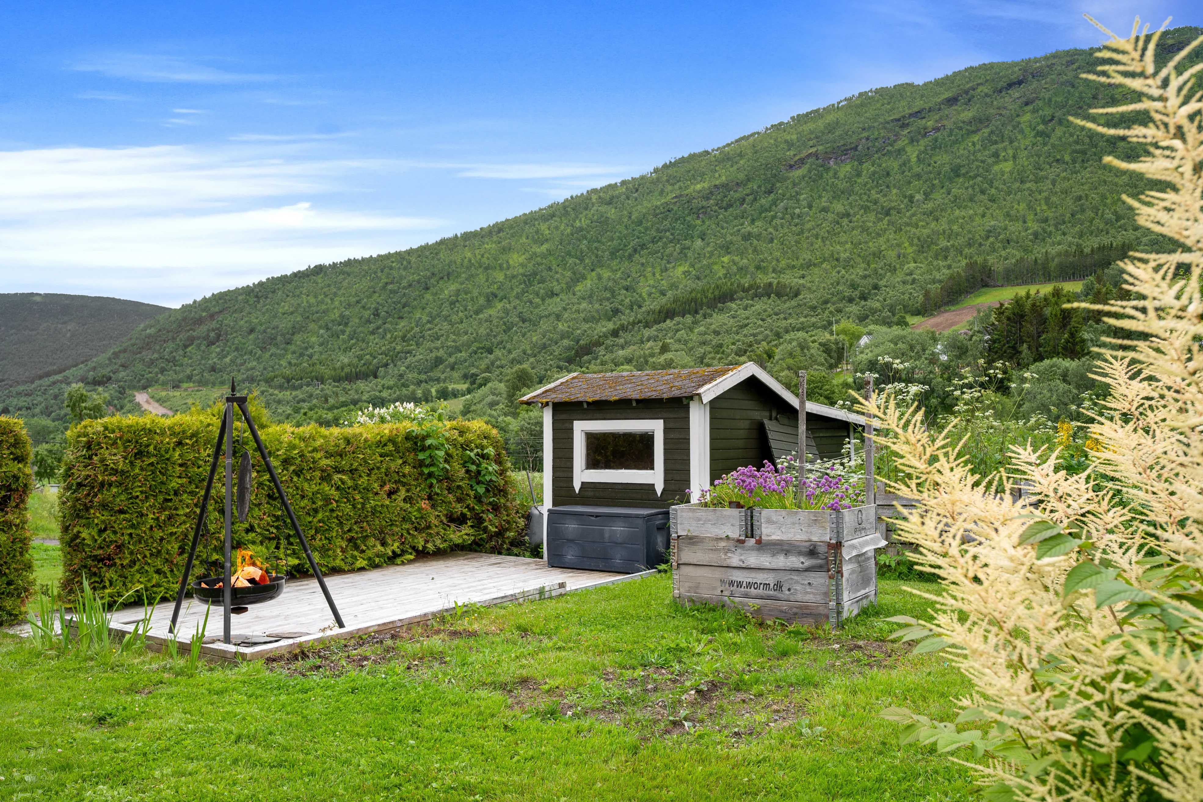 1920s Norwegian Home with Lake Views and Expansive Garden in Harstad - View image 35 of 48