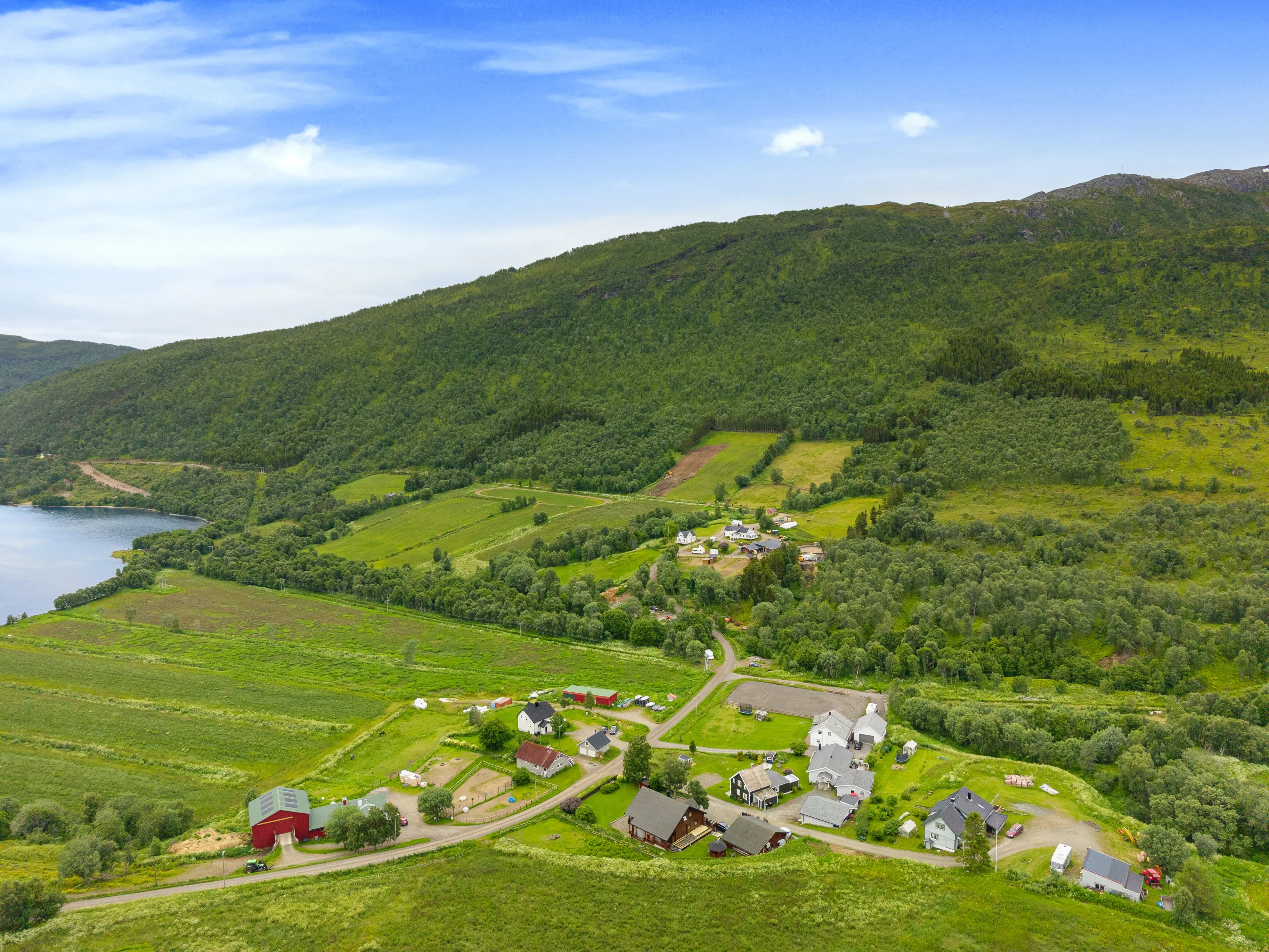 1920s Norwegian Home with Lake Views and Expansive Garden in Harstad - View image 41 of 48