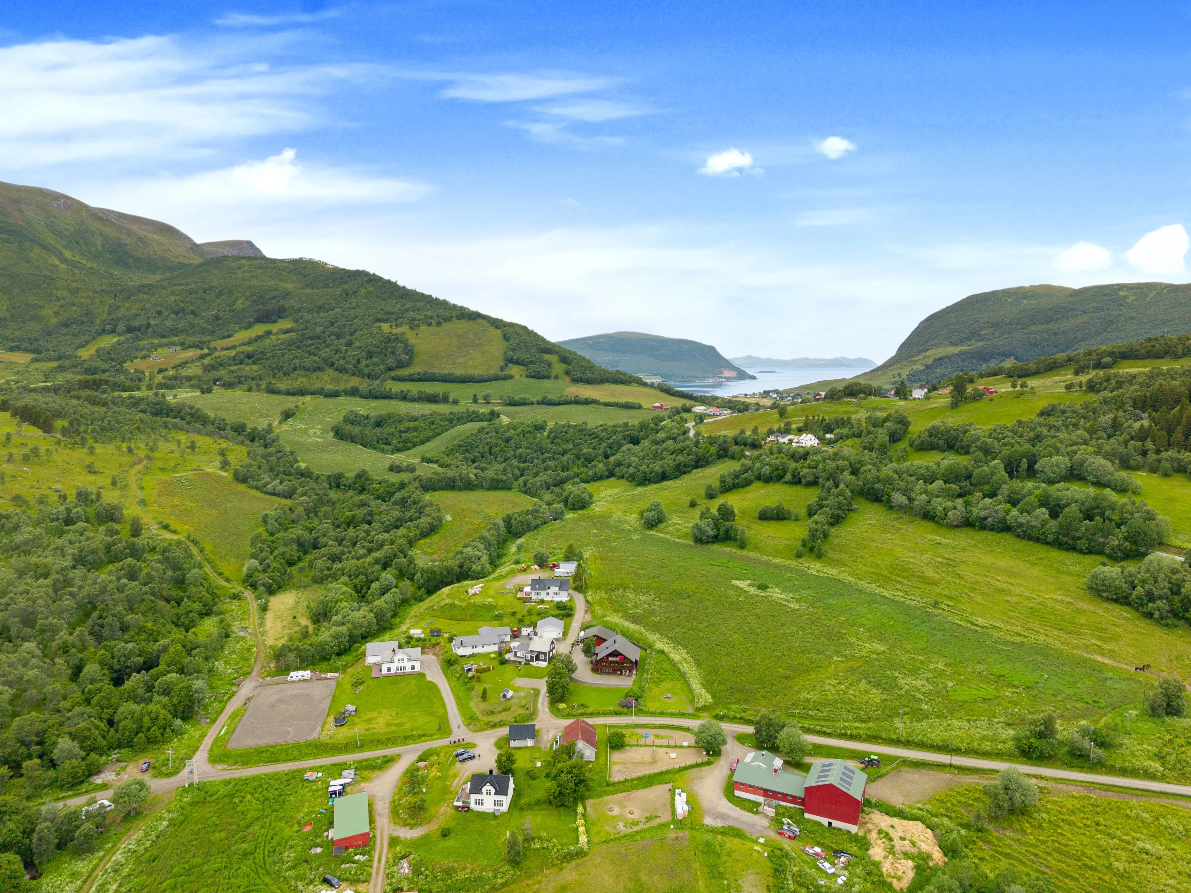 1920s Norwegian Home with Lake Views and Expansive Garden in Harstad - View image 43 of 48