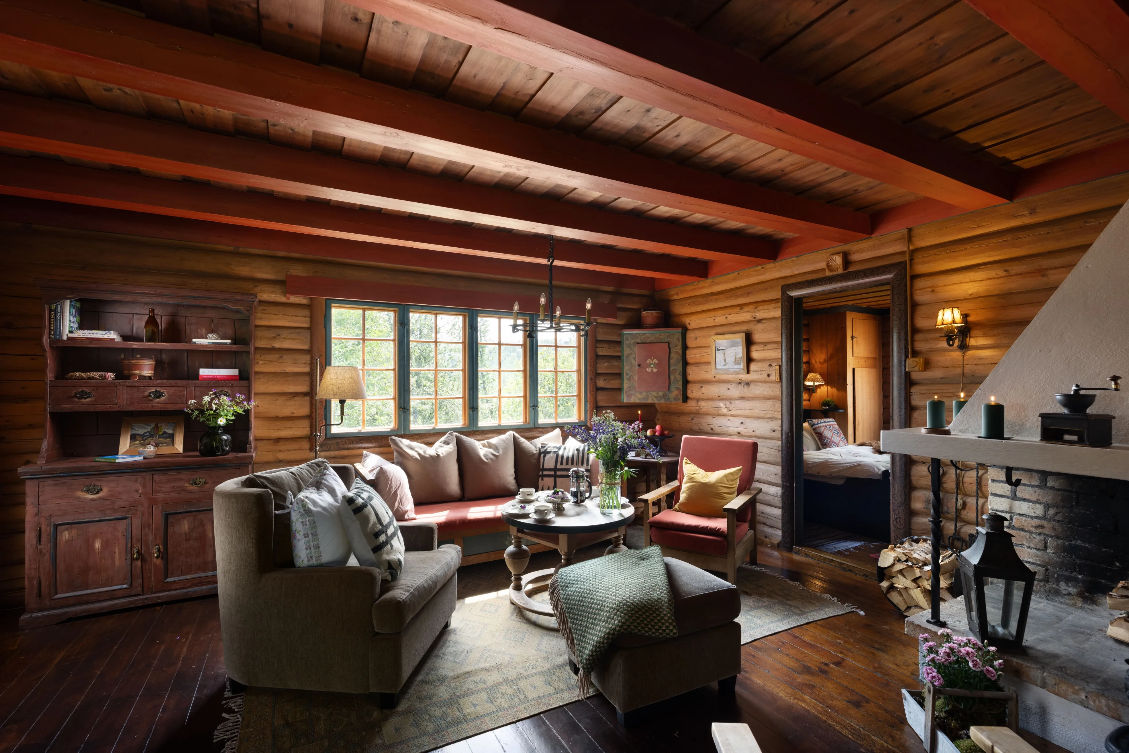 1930s Cabin in Geilo with Expansive Grounds and Parking - Image 3