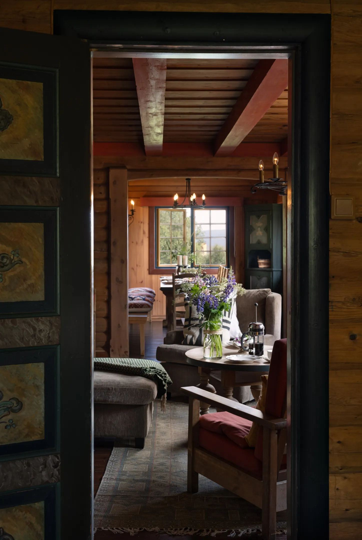 1930s Cabin in Geilo with Expansive Grounds and Parking - View image 7 of 32