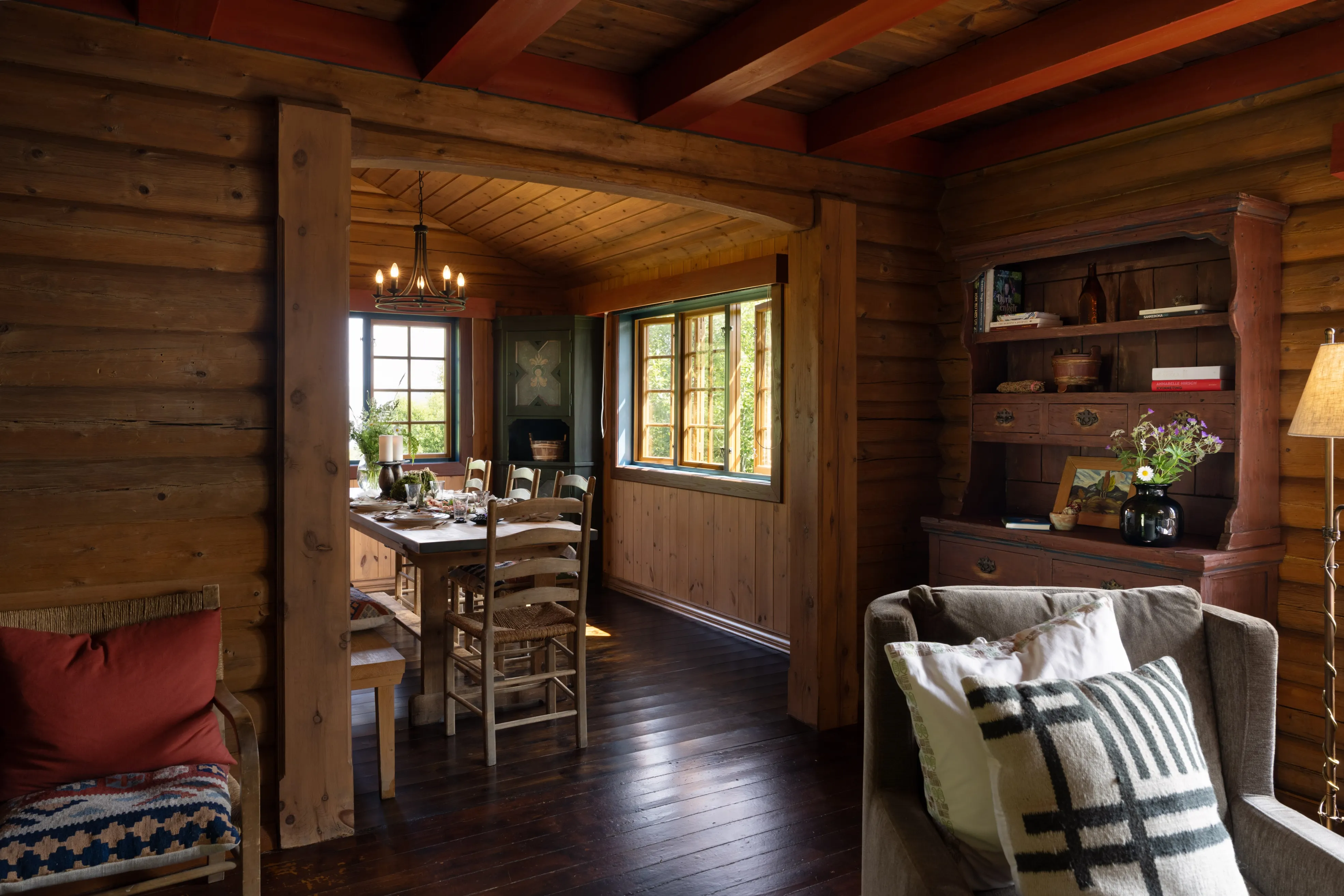 1930s Cabin in Geilo with Expansive Grounds and Parking - View image 8 of 32