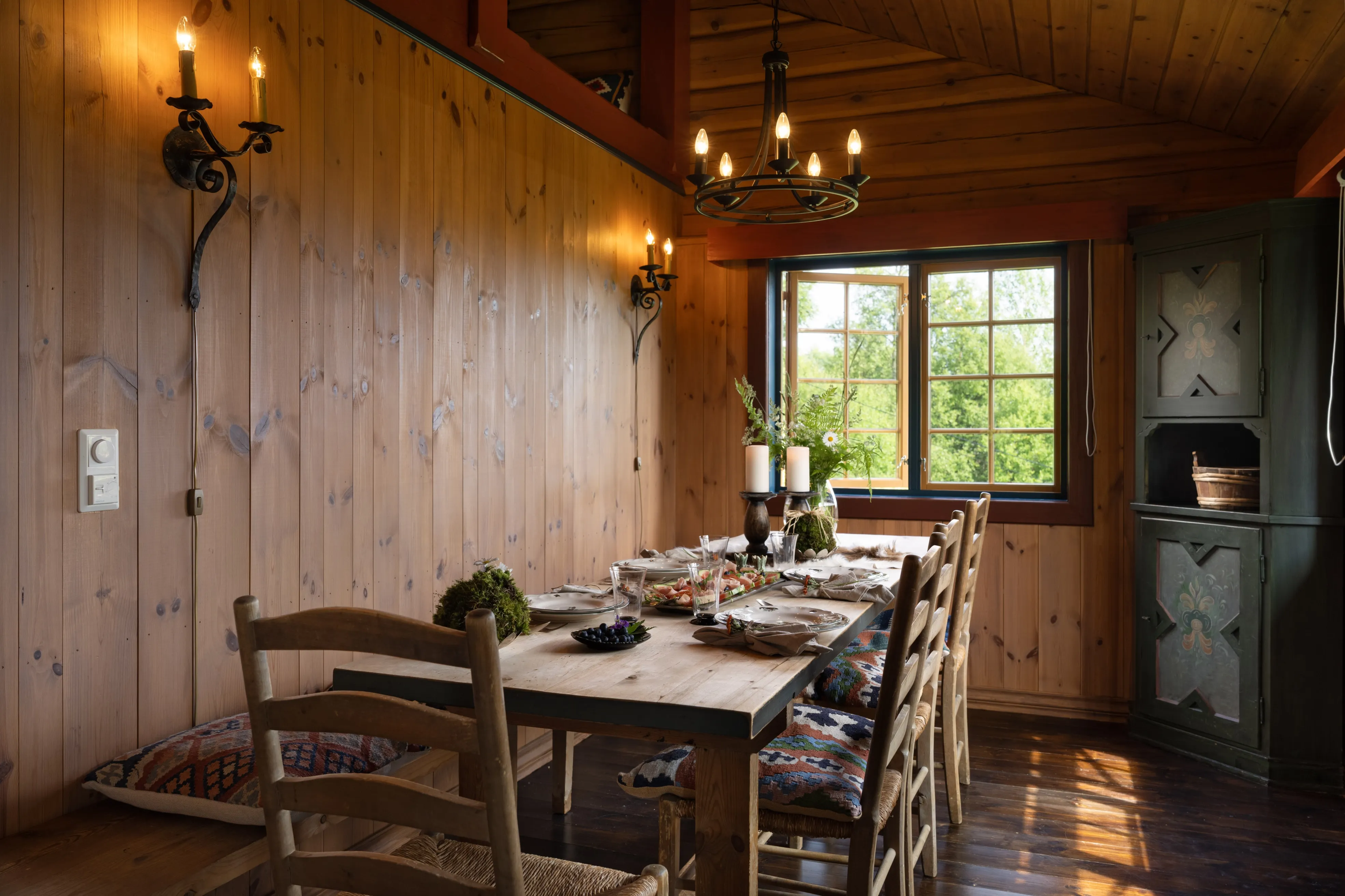 1930s Cabin in Geilo with Expansive Grounds and Parking - View image 9 of 32