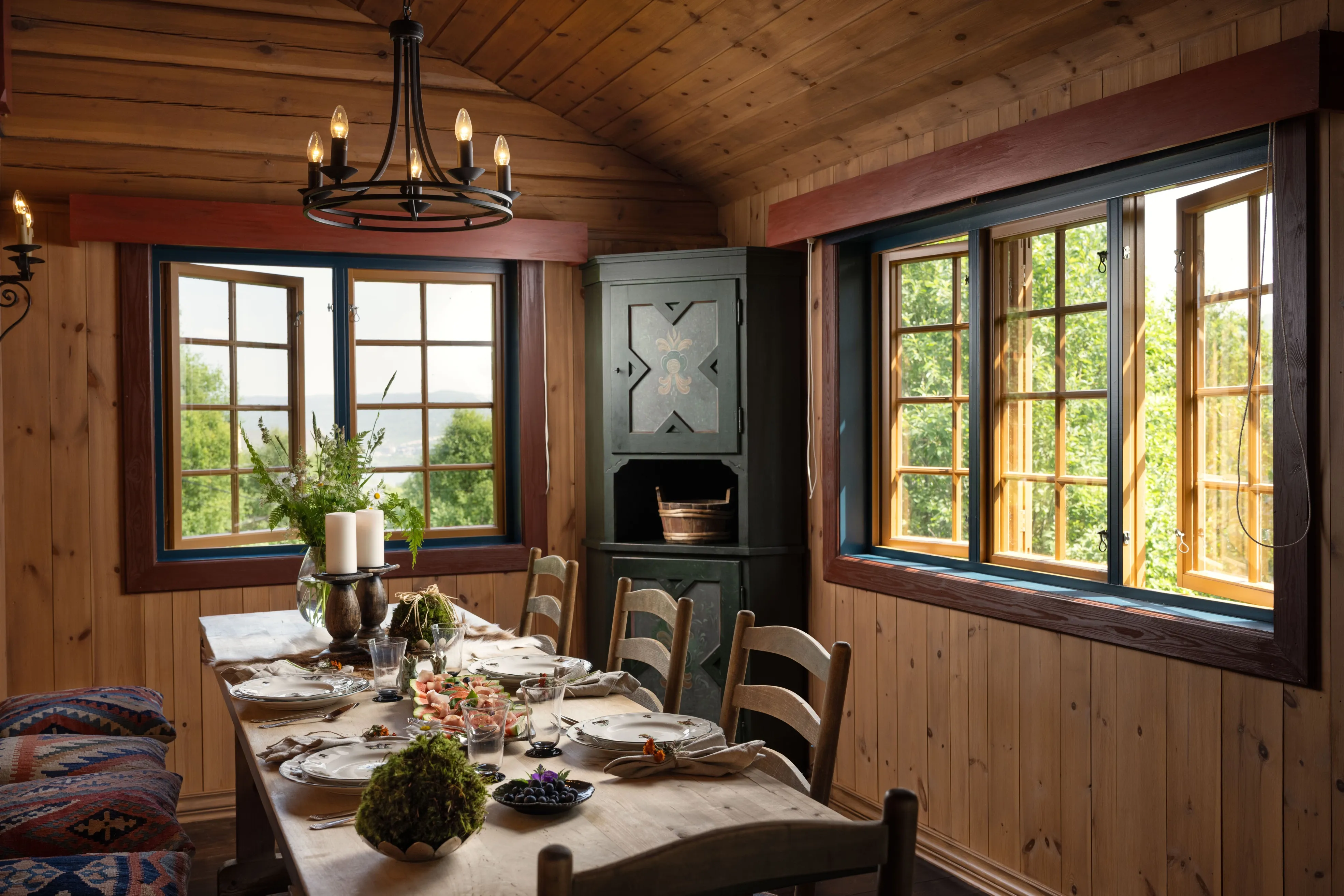 1930s Cabin in Geilo with Expansive Grounds and Parking - View image 10 of 32