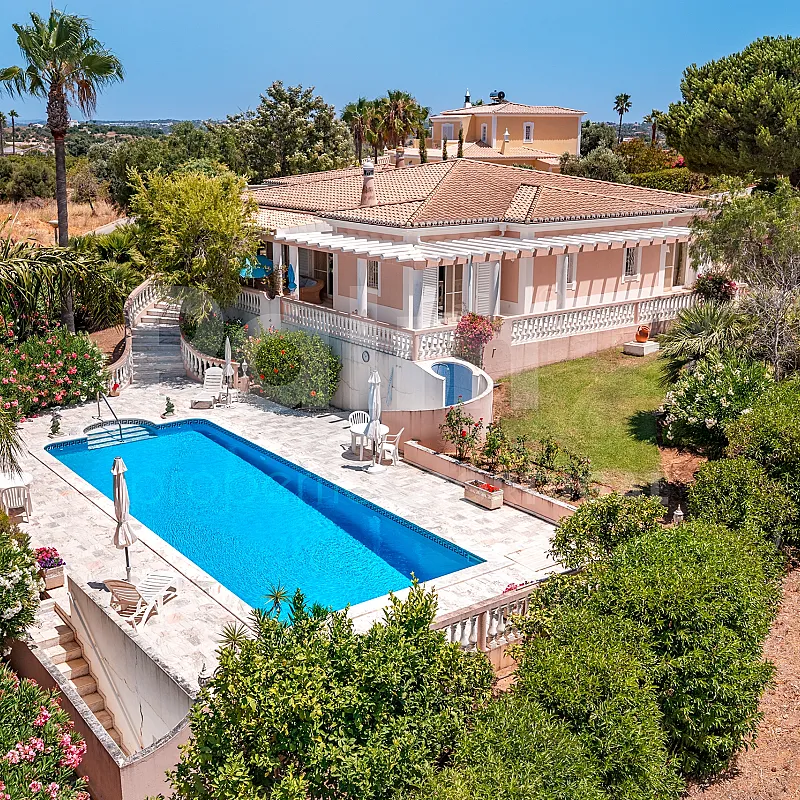 Furnished 4-Bedroom Villa with Pool and Garden in Scenic Lagoa, Portugal
