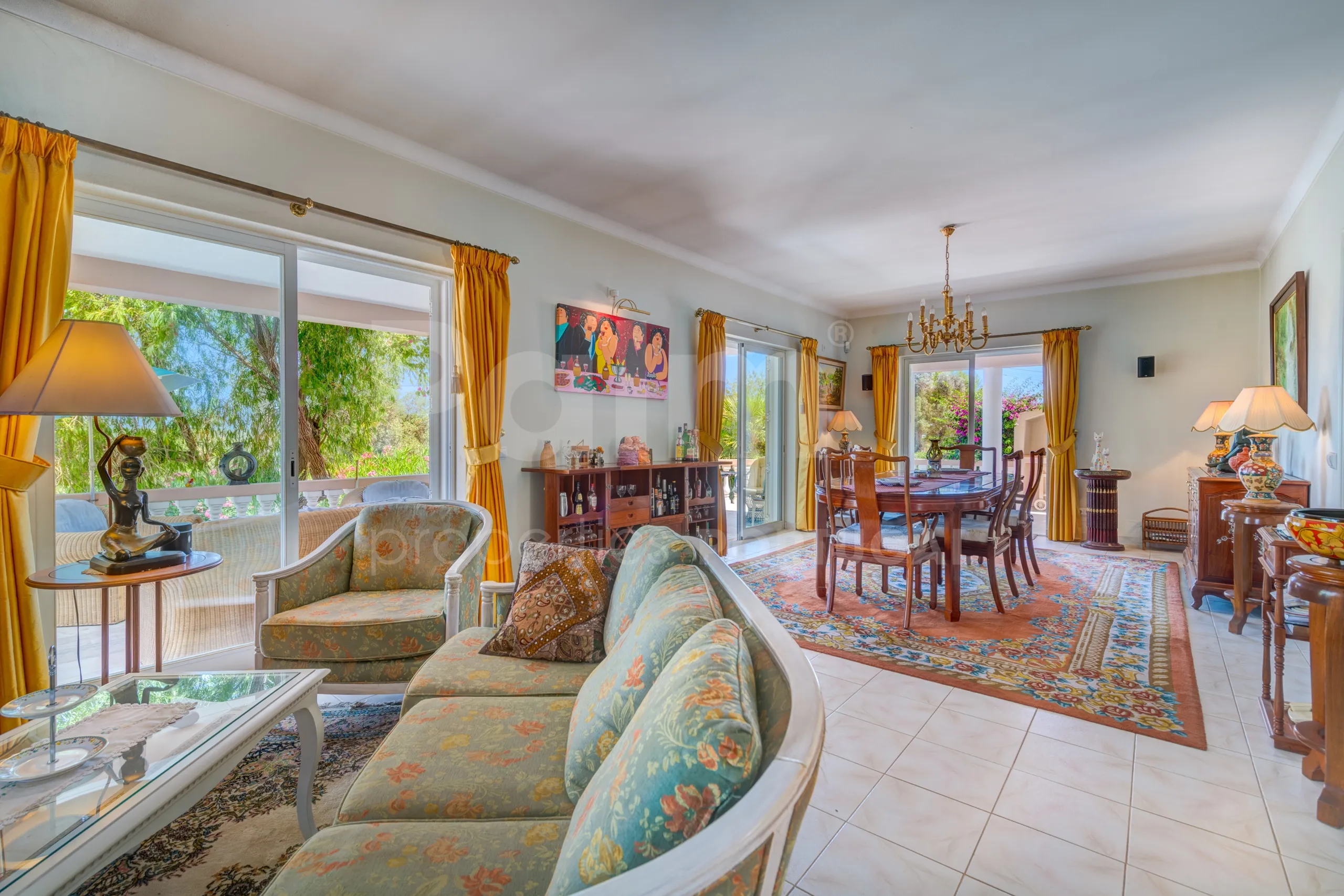 Furnished 4-Bedroom Villa with Pool and Garden in Scenic Lagoa, Portugal - View image 9 of 65