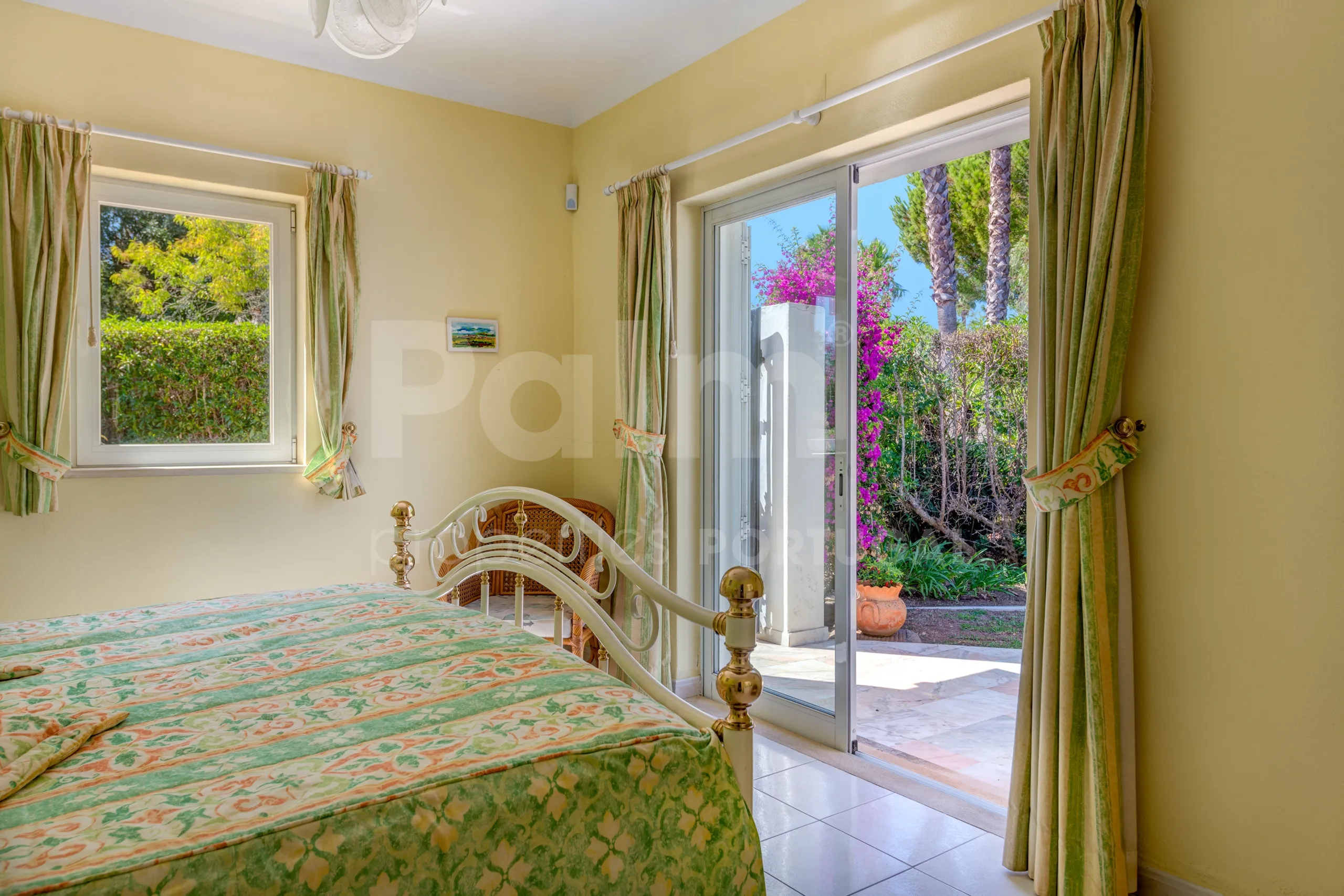 Furnished 4-Bedroom Villa with Pool and Garden in Scenic Lagoa, Portugal - View image 19 of 65