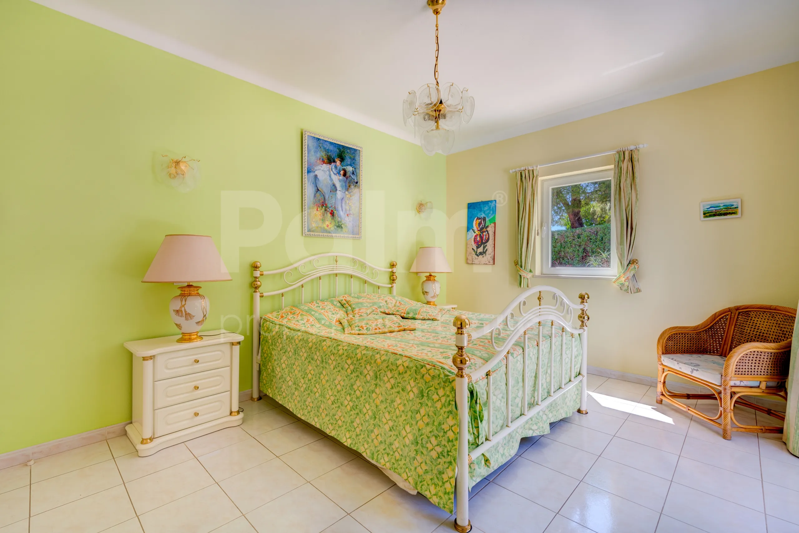 Furnished 4-Bedroom Villa with Pool and Garden in Scenic Lagoa, Portugal - View image 20 of 65