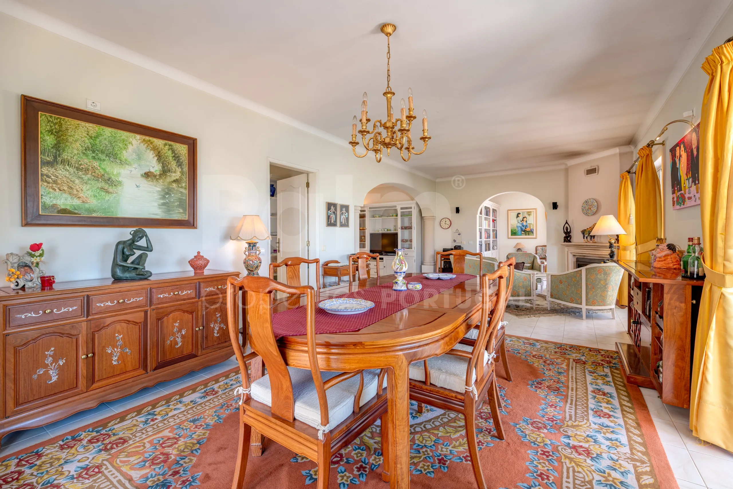 Furnished 4-Bedroom Villa with Pool and Garden in Scenic Lagoa, Portugal - View image 27 of 65