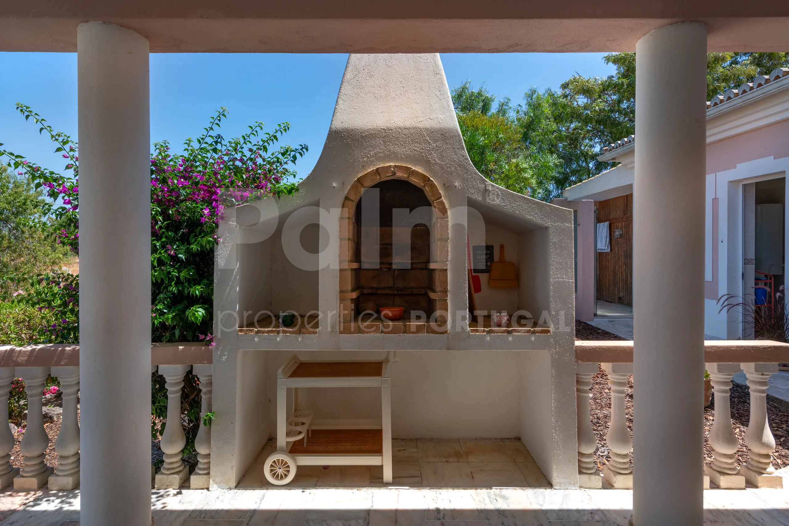 Furnished 4-Bedroom Villa with Pool and Garden in Scenic Lagoa, Portugal - View image 47 of 65