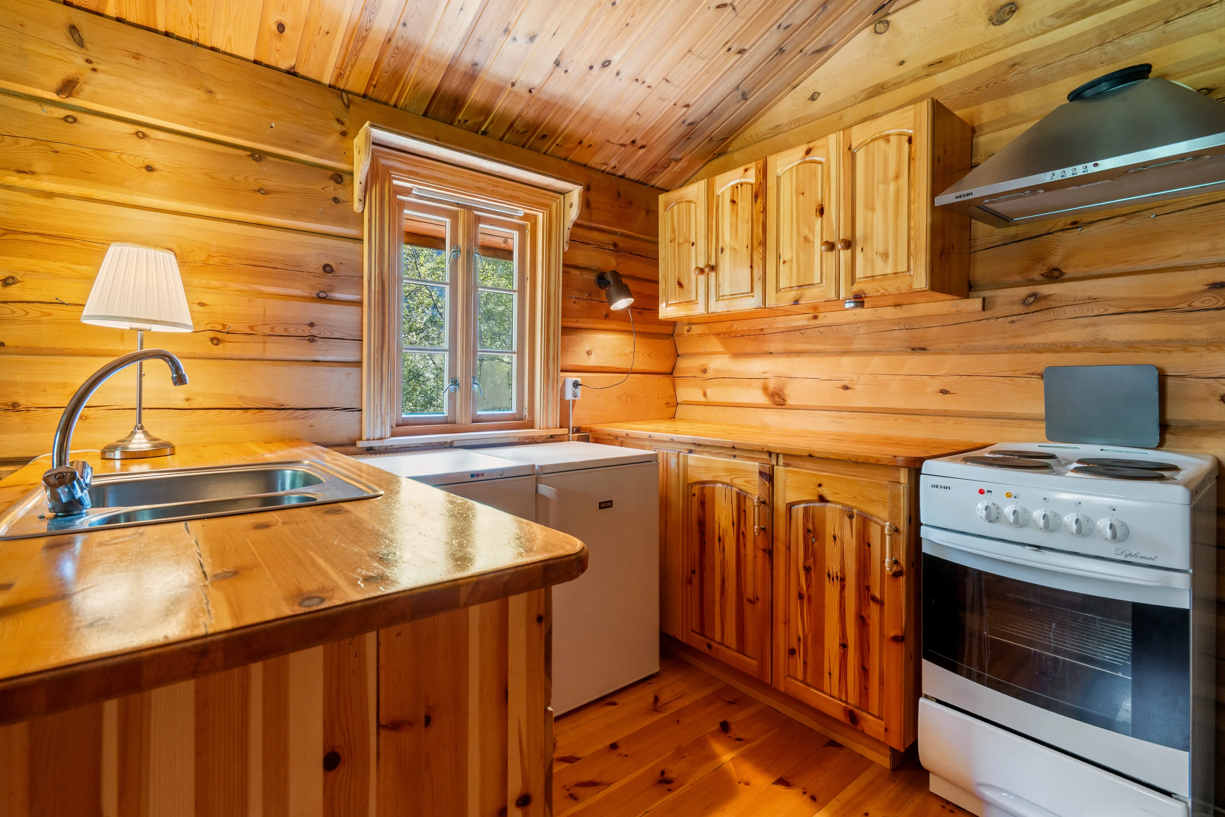 Cosy 1990s Cabin with Balcony and Terrace in Røldal, Norway - View image 7 of 30