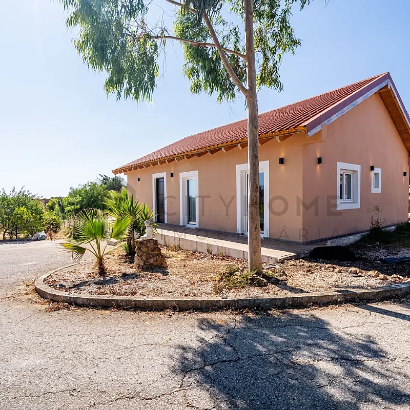 3-Bedroom Villa with Pool and Expansive Grounds in Algarve's Silves