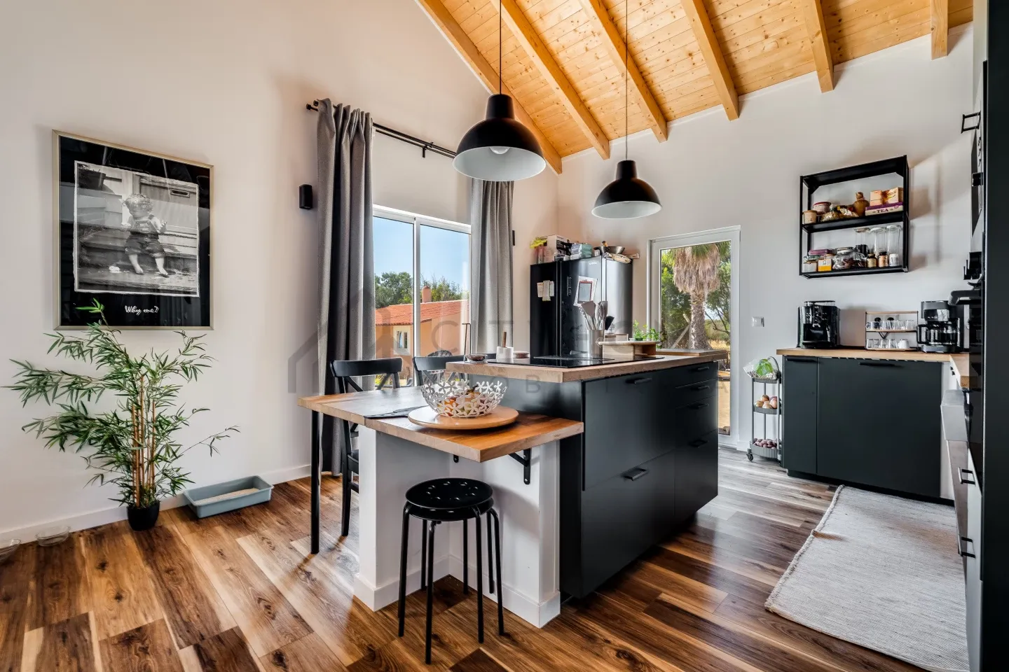 3-Bedroom Villa with Pool and Expansive Grounds in Algarve's Silves - View image 8 of 36