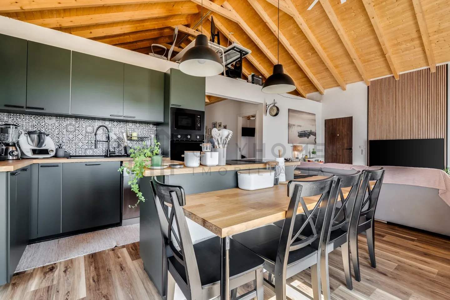 3-Bedroom Villa with Pool and Expansive Grounds in Algarve's Silves - View image 9 of 36