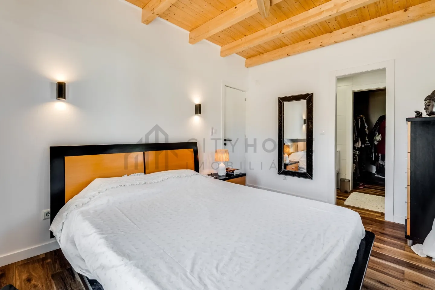 3-Bedroom Villa with Pool and Expansive Grounds in Algarve's Silves - View image 16 of 36