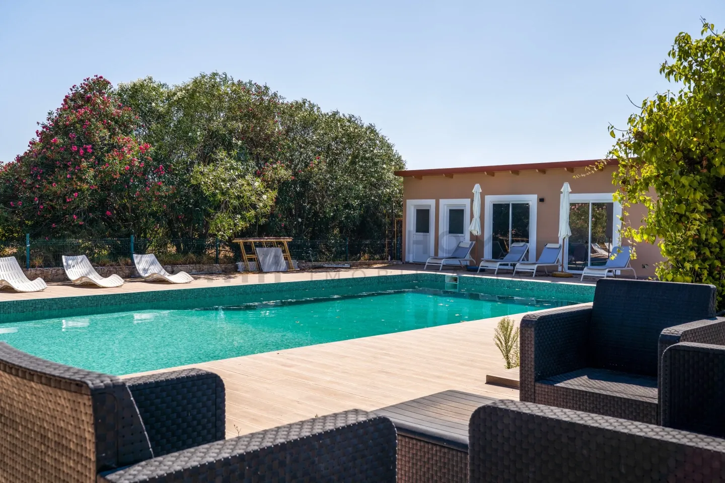 3-Bedroom Villa with Pool and Expansive Grounds in Algarve's Silves - View image 23 of 36