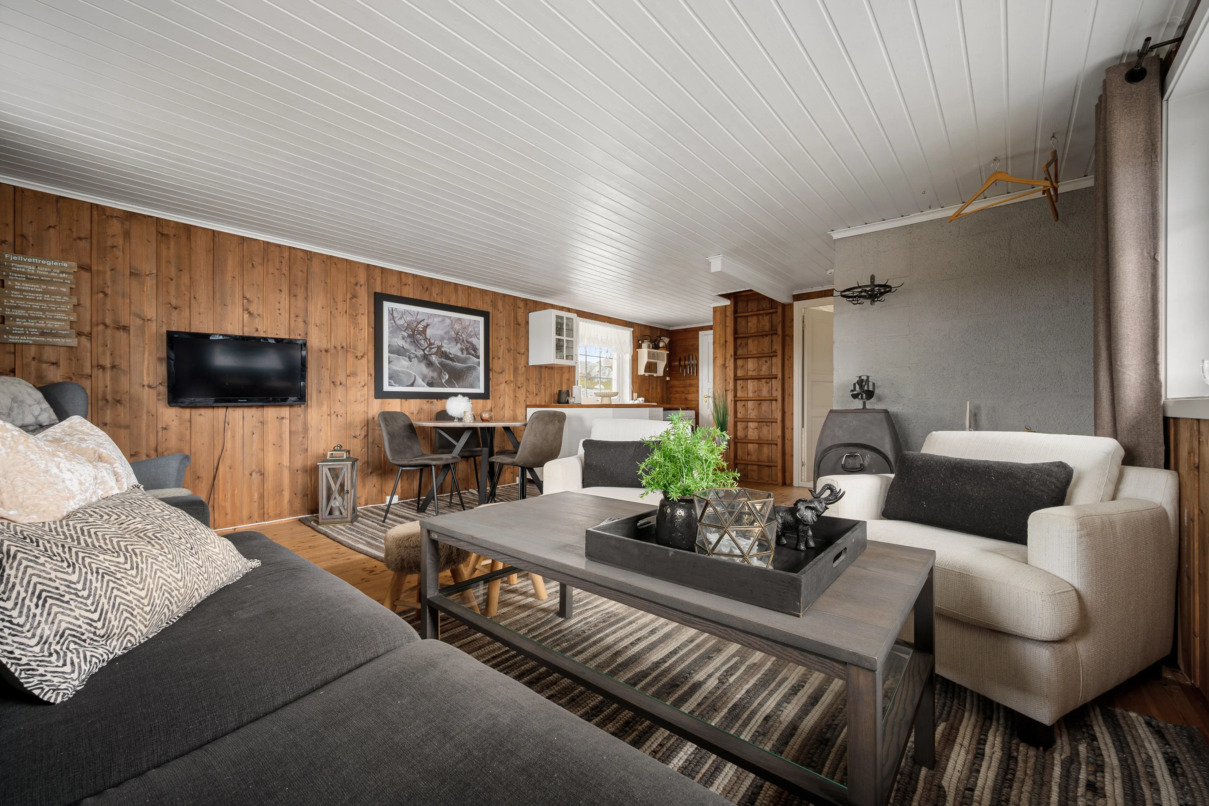 Nordic Cabin with Terrace and Wood Heating in Scenic Narvik - Image 5