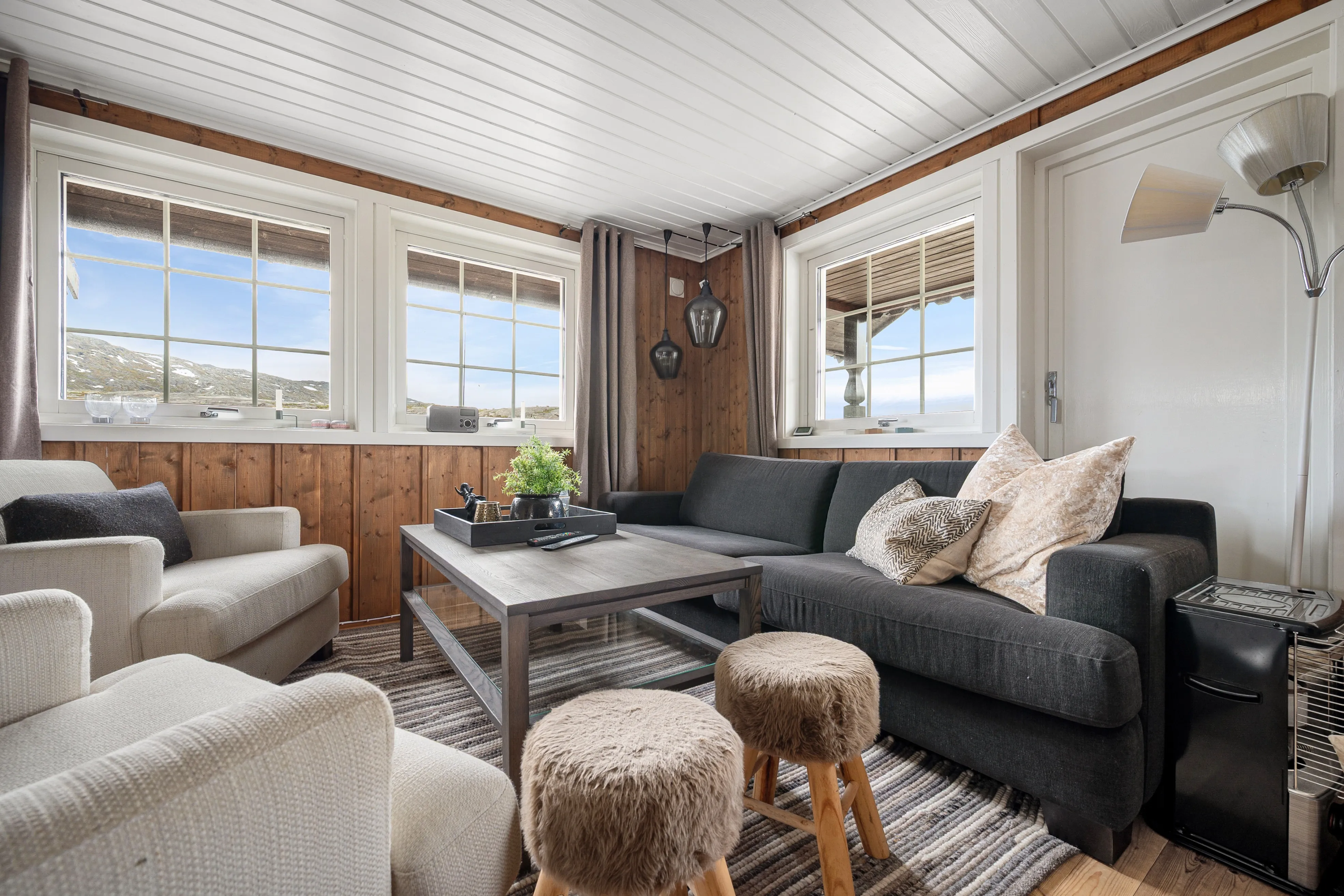 Nordic Cabin with Terrace and Wood Heating in Scenic Narvik - View image 7 of 42