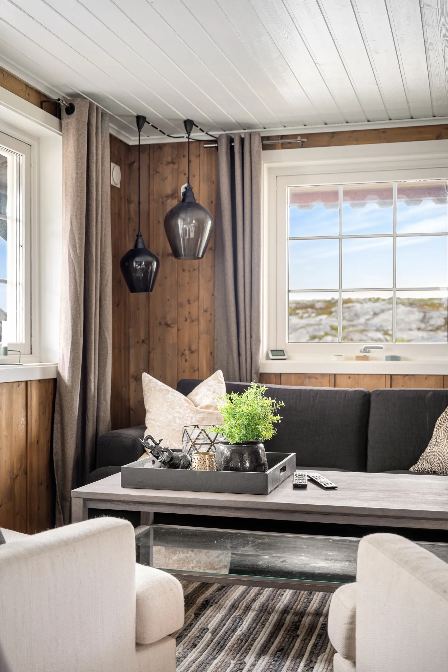 Nordic Cabin with Terrace and Wood Heating in Scenic Narvik - View image 8 of 42