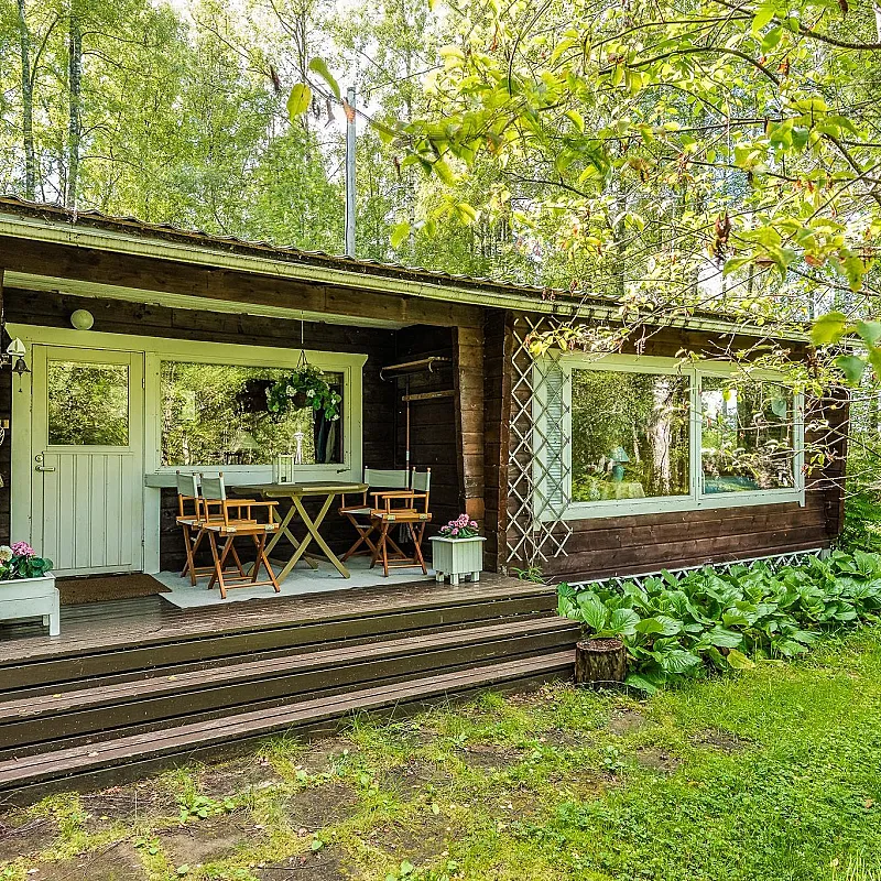 1970s Finnish Country House with Expansive Gardens and 3 Bedrooms