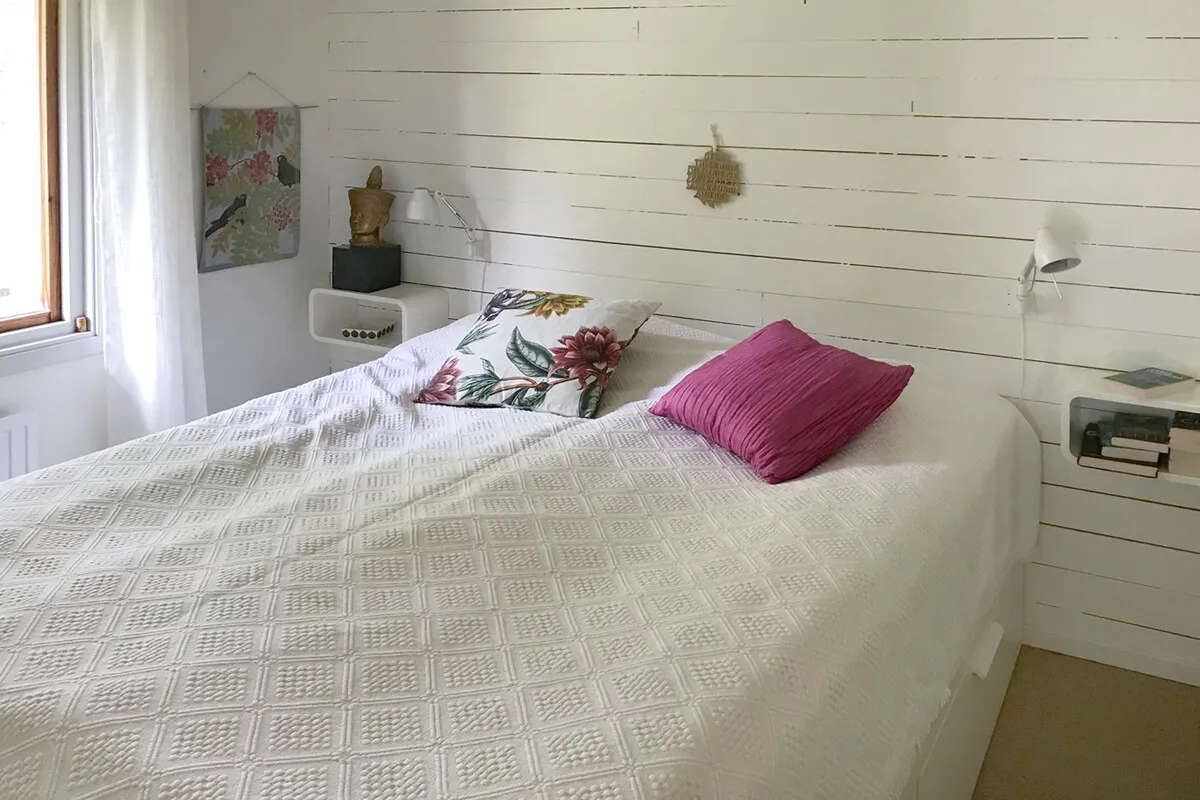 1980s Swedish Getaway: 2-Bedroom House with Expansive Lot in Djurhamn - View image 11 of 32