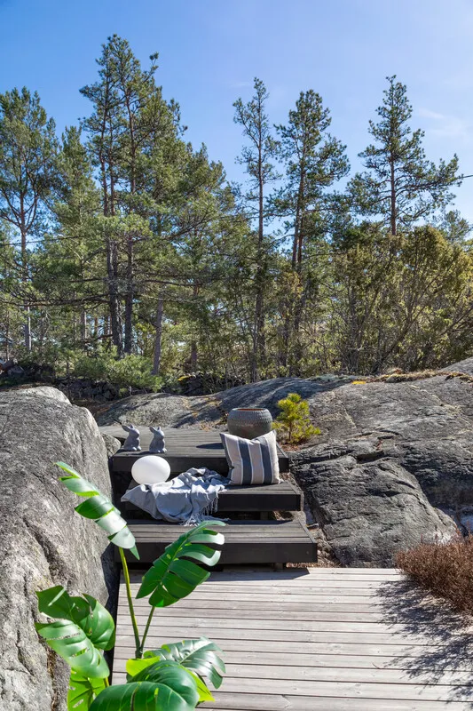 1980s Swedish Getaway: 2-Bedroom House with Expansive Lot in Djurhamn - View image 20 of 32