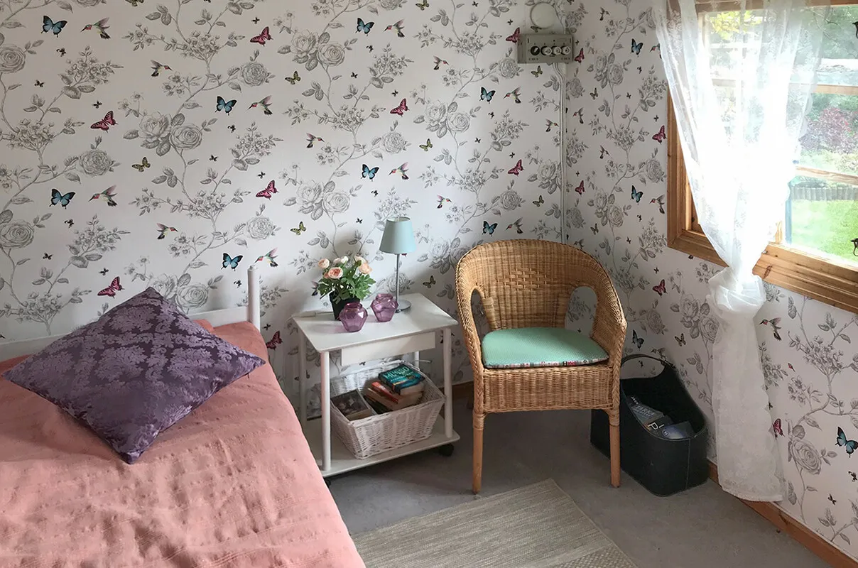 1980s Swedish Getaway: 2-Bedroom House with Expansive Lot in Djurhamn - View image 22 of 32