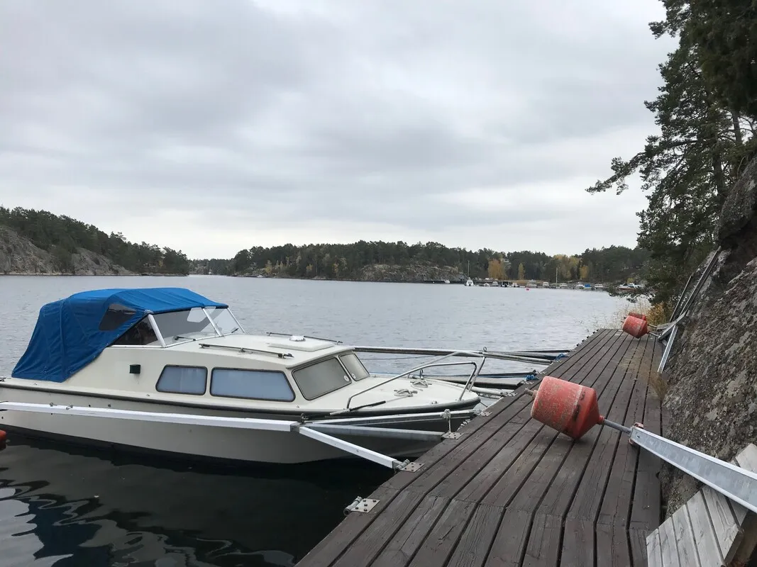 1980s Swedish Getaway: 2-Bedroom House with Expansive Lot in Djurhamn - View image 23 of 32