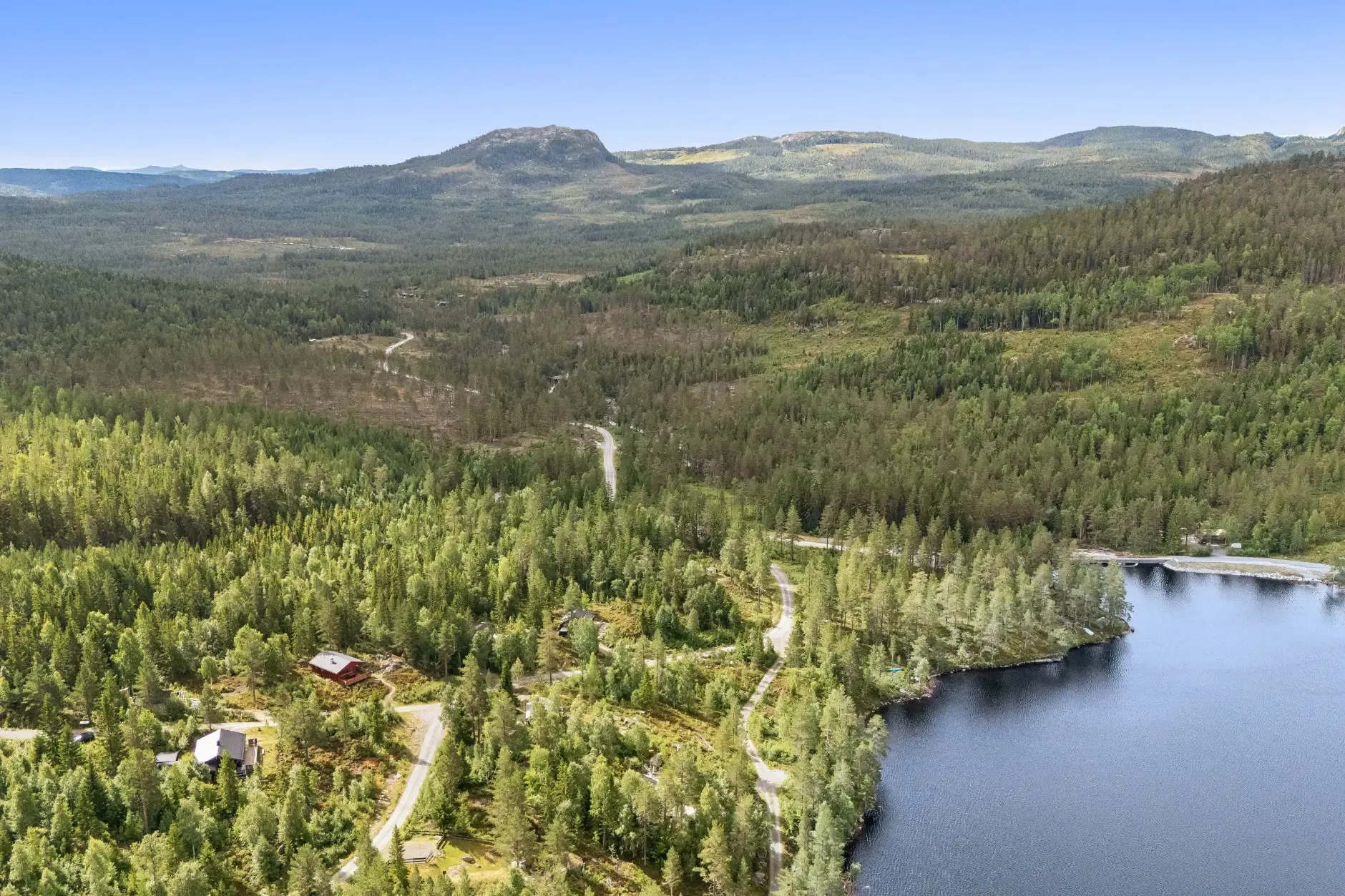 1990s Country House with Expansive Terrace in Sigdal, Norway - Image 3