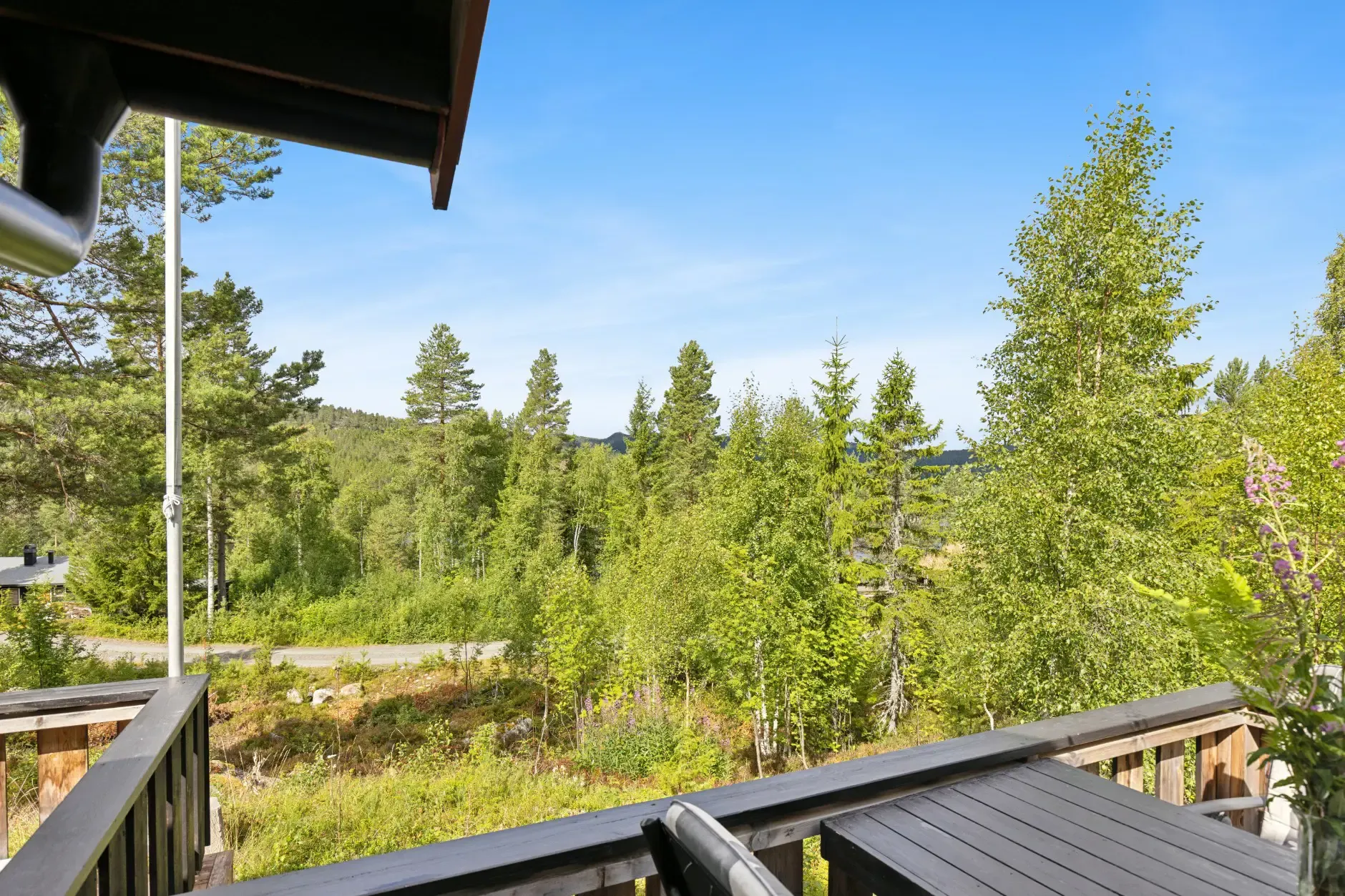 1990s Country House with Expansive Terrace in Sigdal, Norway - View image 8 of 34