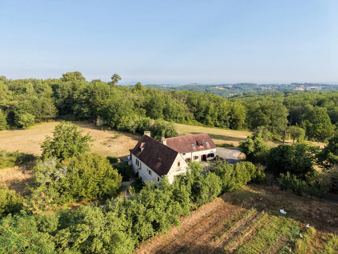 Expansive 6-Bedroom Farmhouse with Garden and Terrace in Gourdon, France - View image 9 of 35