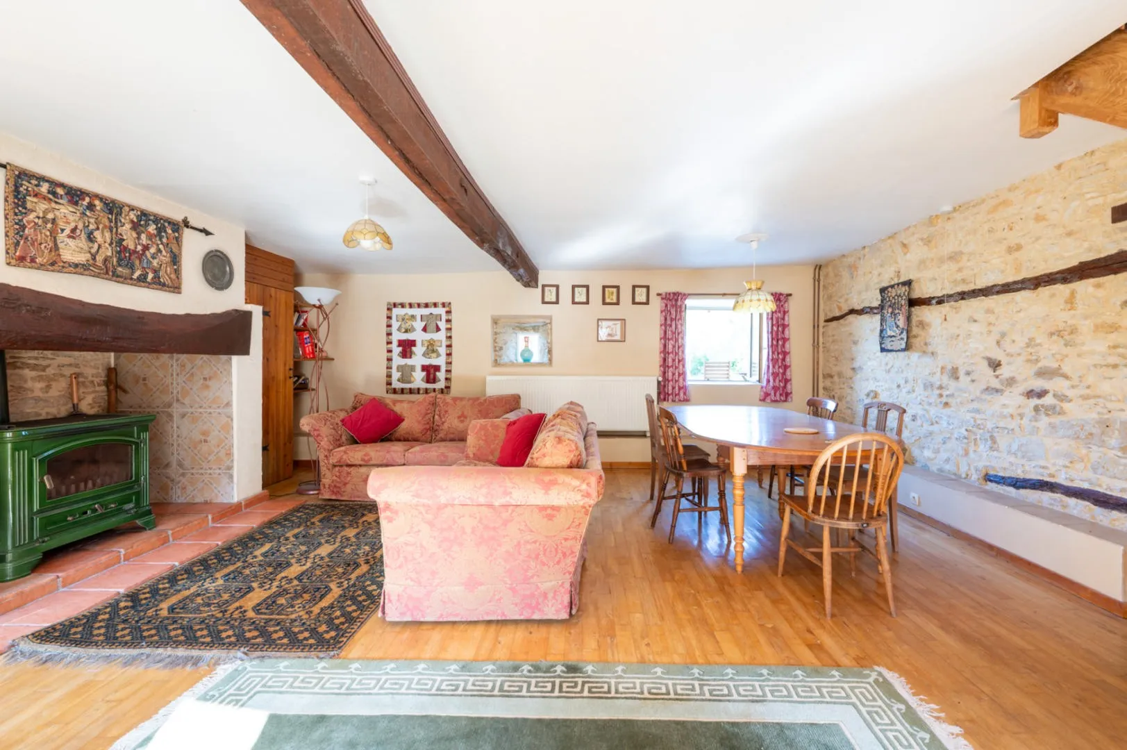 Expansive 6-Bedroom Farmhouse with Garden and Terrace in Gourdon, France - View image 18 of 35