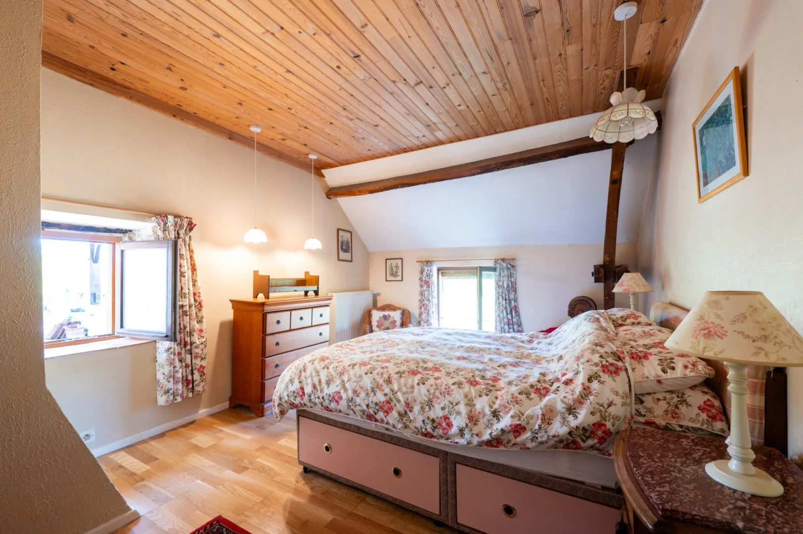 Expansive 6-Bedroom Farmhouse with Garden and Terrace in Gourdon, France - View image 24 of 35