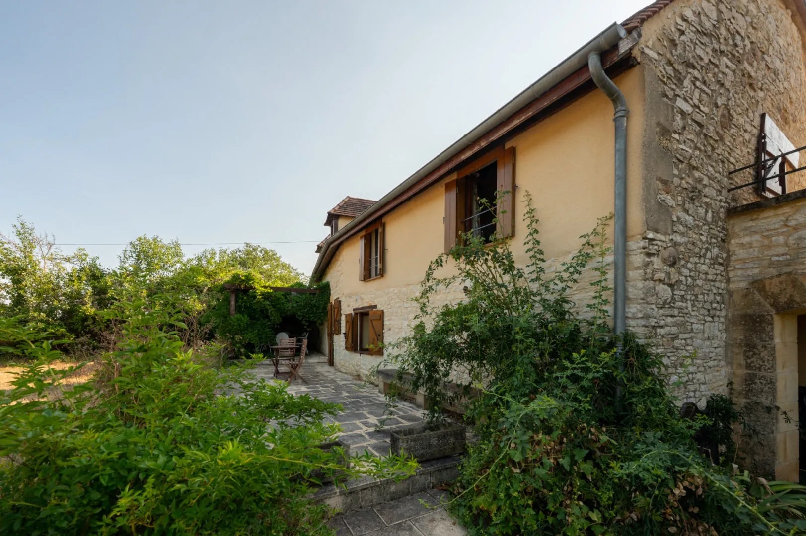 Expansive 6-Bedroom Farmhouse with Garden and Terrace in Gourdon, France - View image 30 of 35