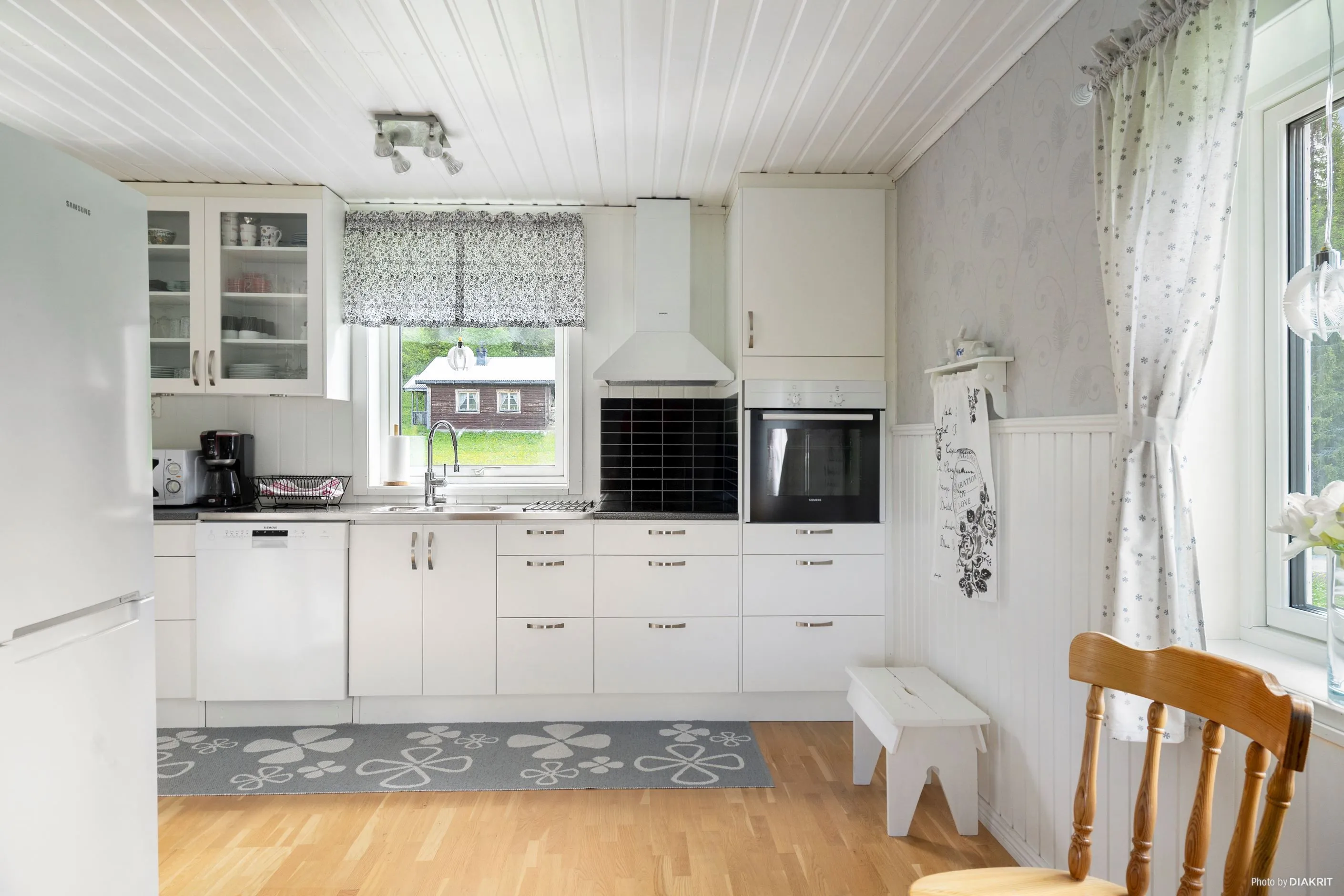 1940s Villa with Expansive Lot in Tärnaby's Scenic Surroundings - Image 5