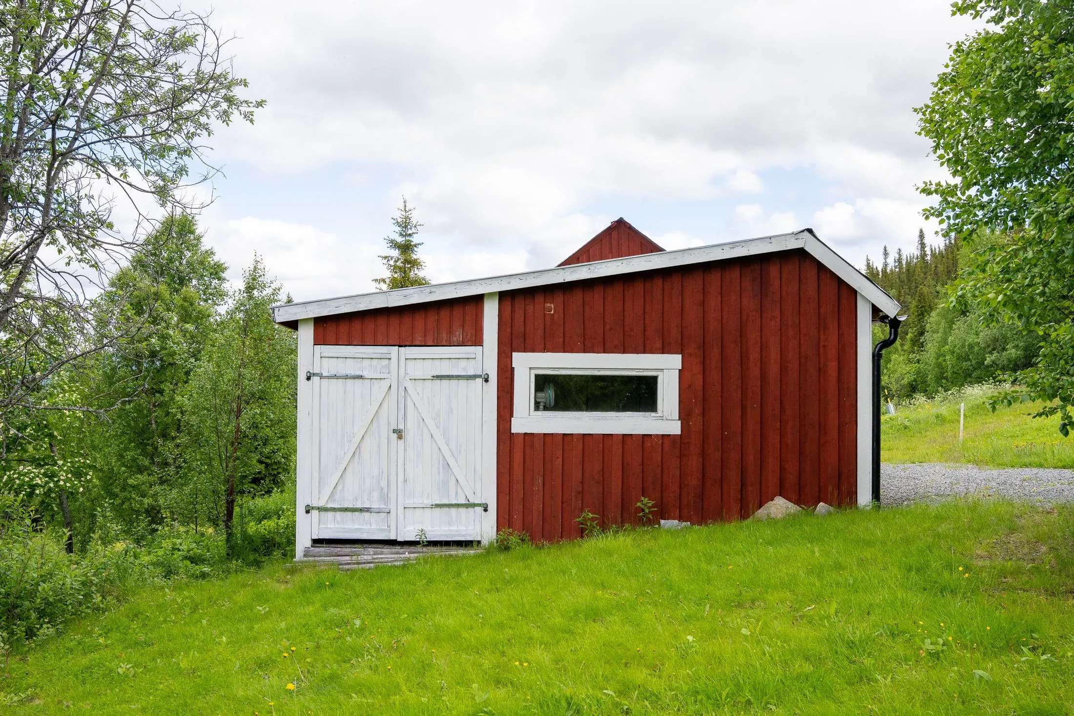 1940s Villa with Expansive Lot in Tärnaby's Scenic Surroundings - View image 36 of 46