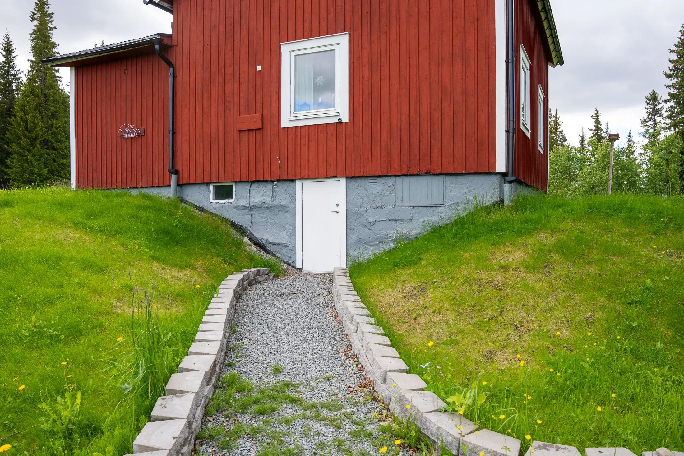 1940s Villa with Expansive Lot in Tärnaby's Scenic Surroundings - View image 37 of 46